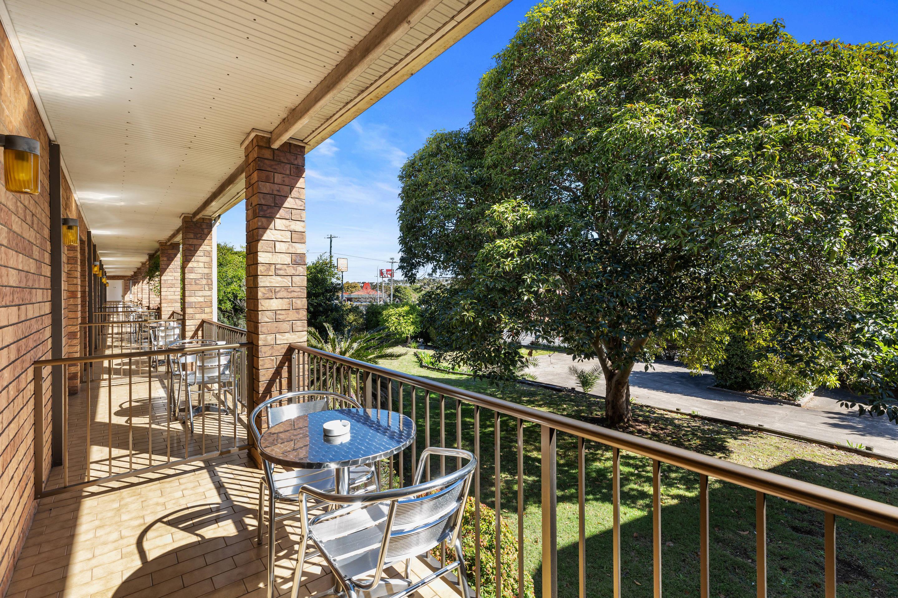 Double Queen Size Bed