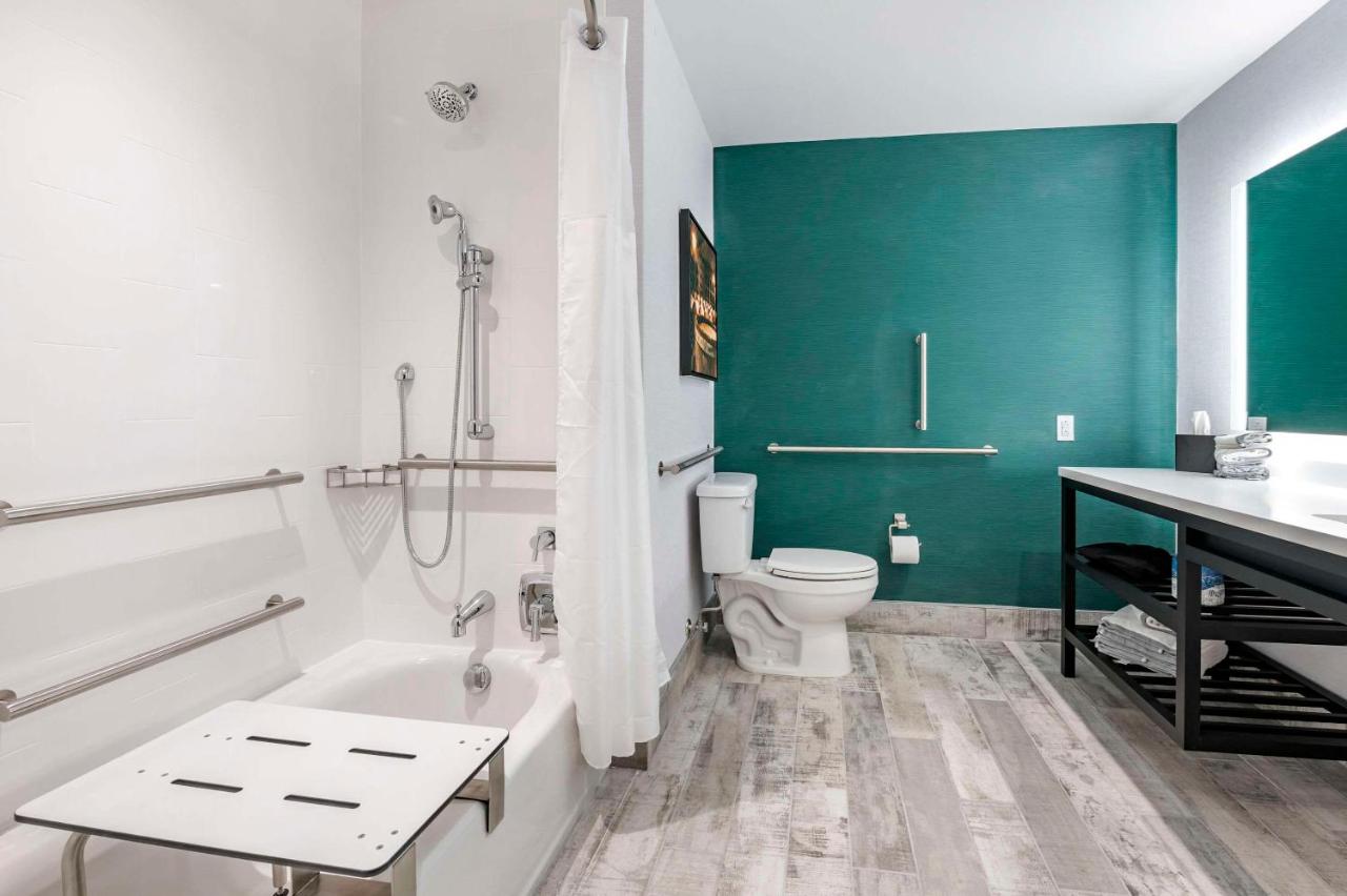 Room Accessible-two Queen Beds