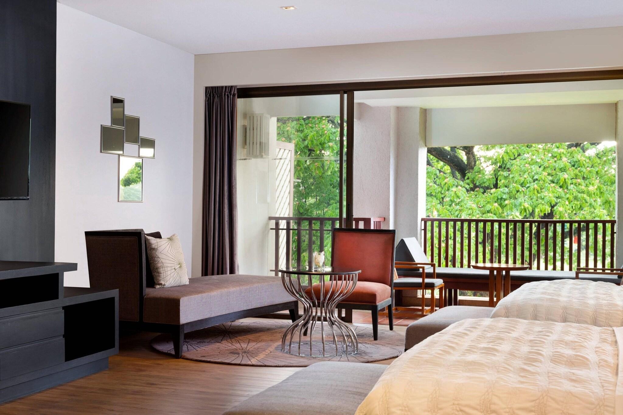 Quadruple Two Queen Beds Pool View