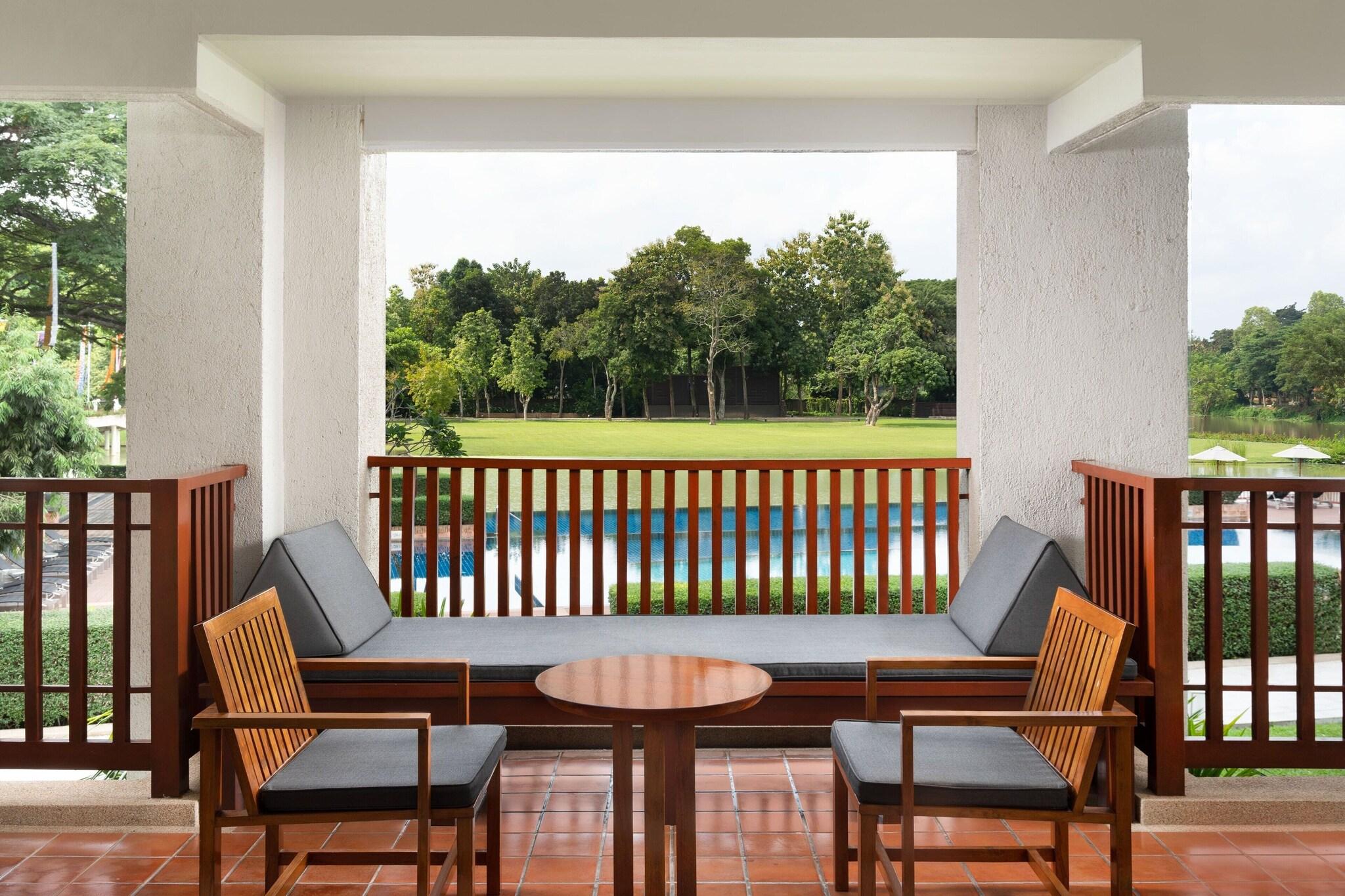 Double Pool View King Bed