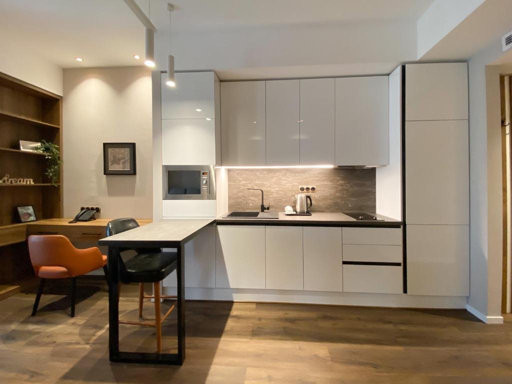 Double Deluxe King Bed