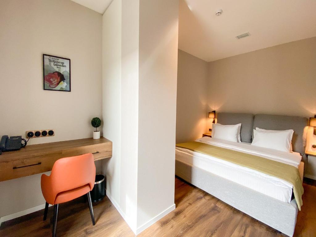 Double Deluxe King Bed