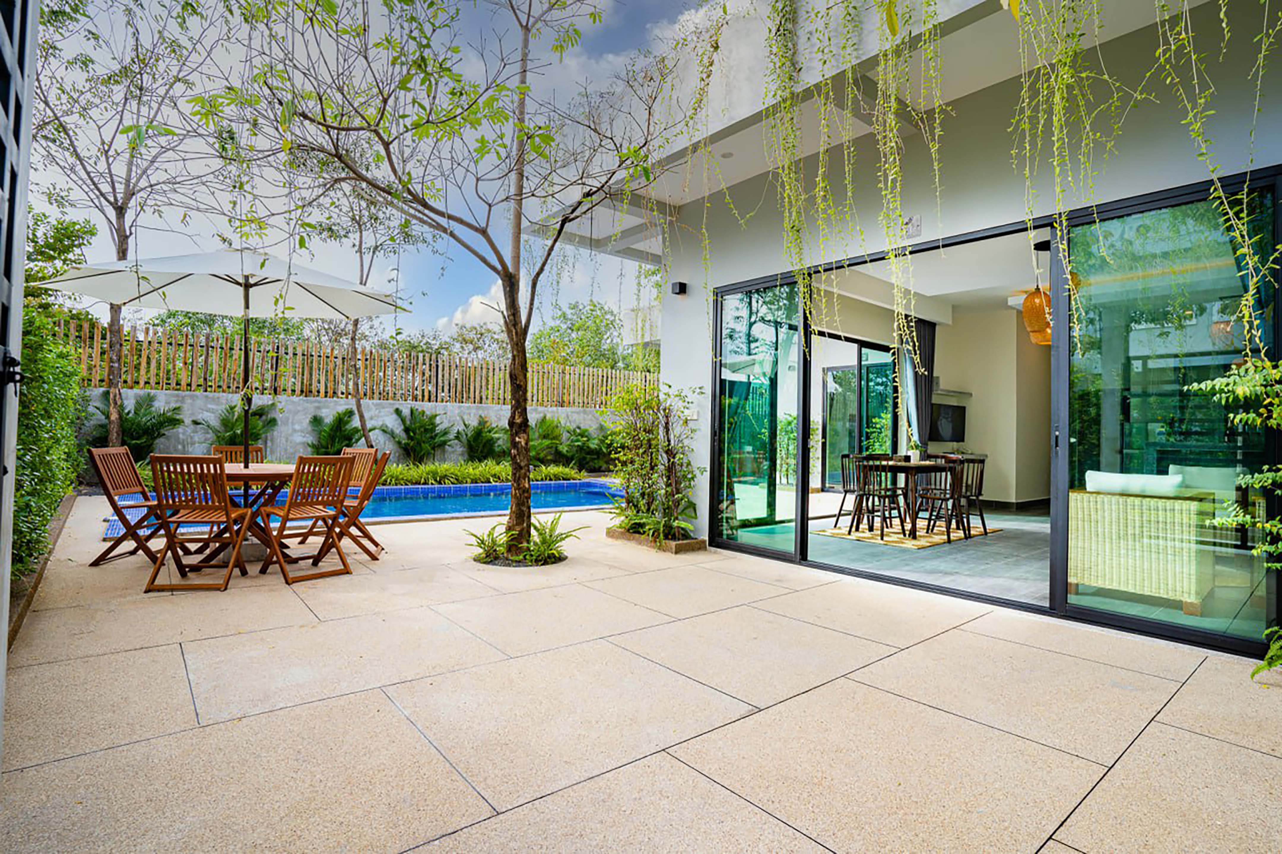 Suite Deluxe Pool View