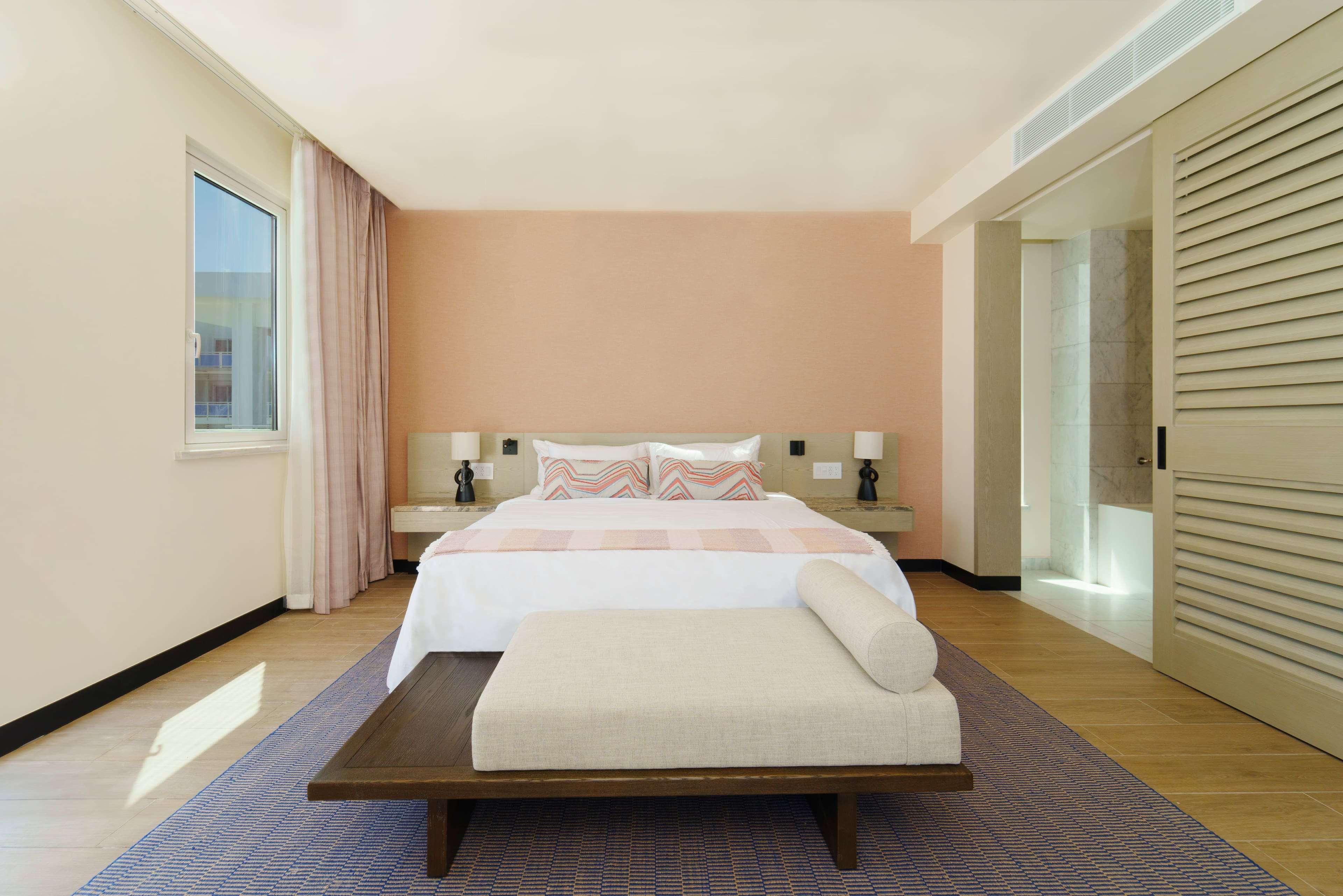 Suite Ocean View King Bed