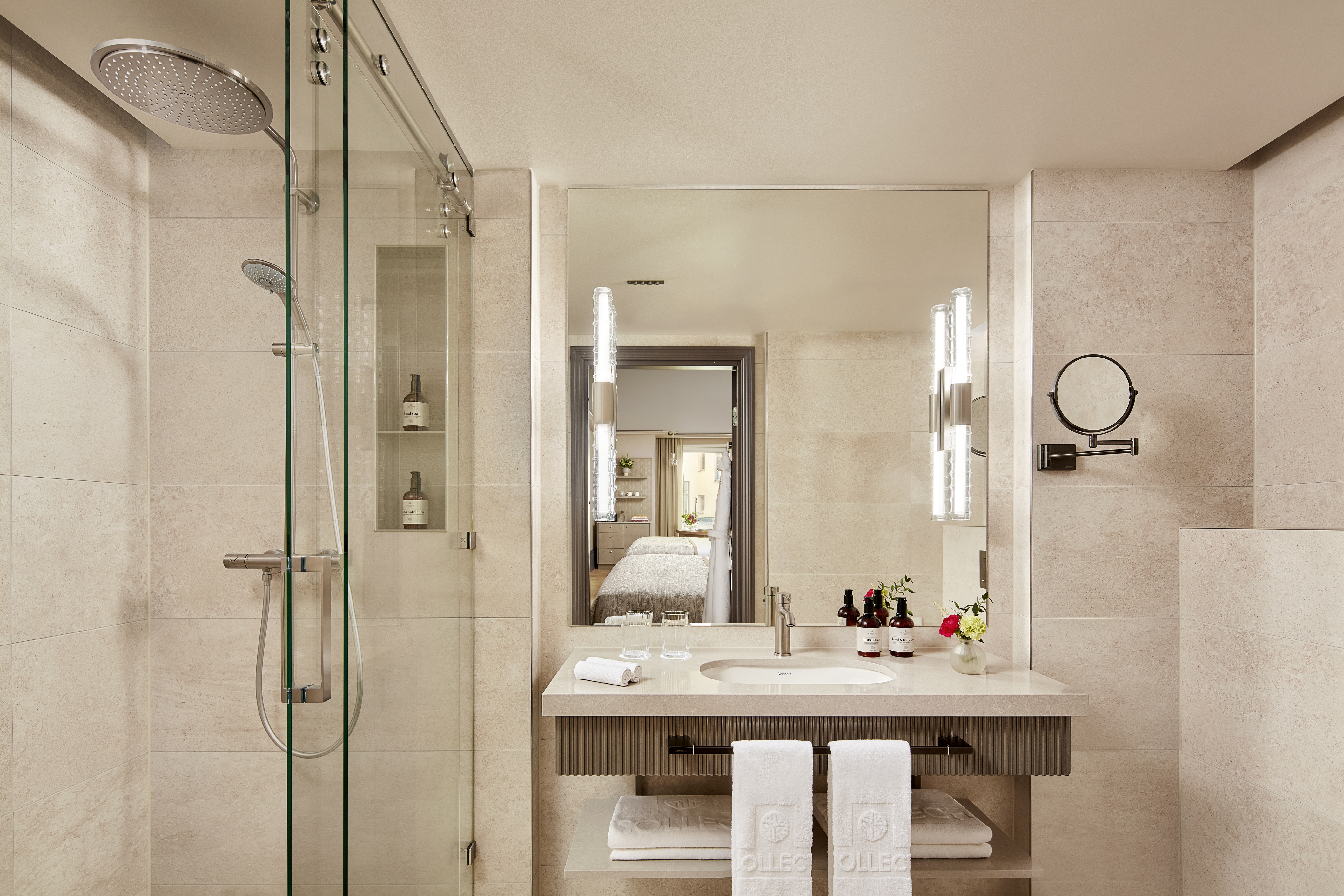 Family Room Capacity 4