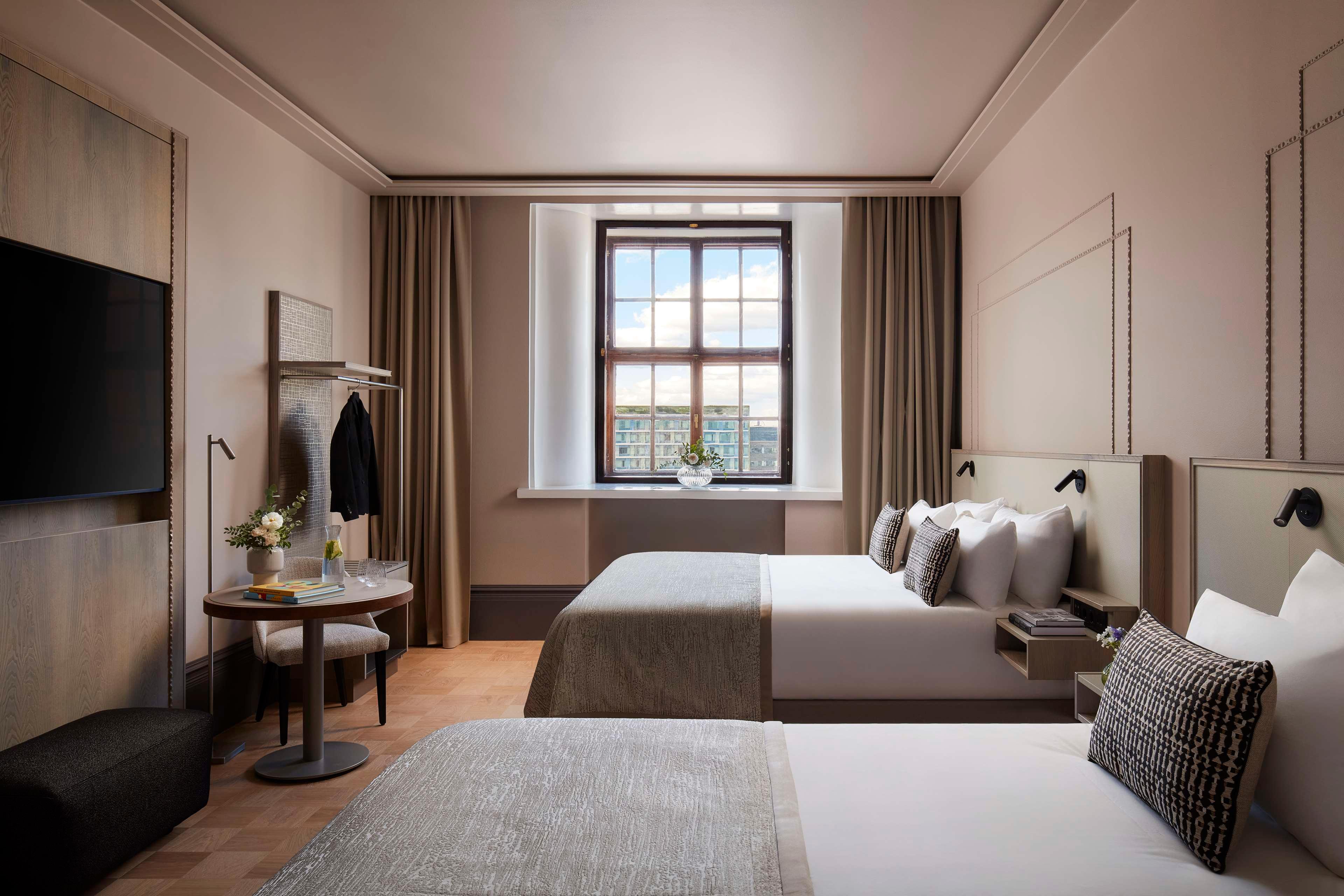 Family Room Capacity 4