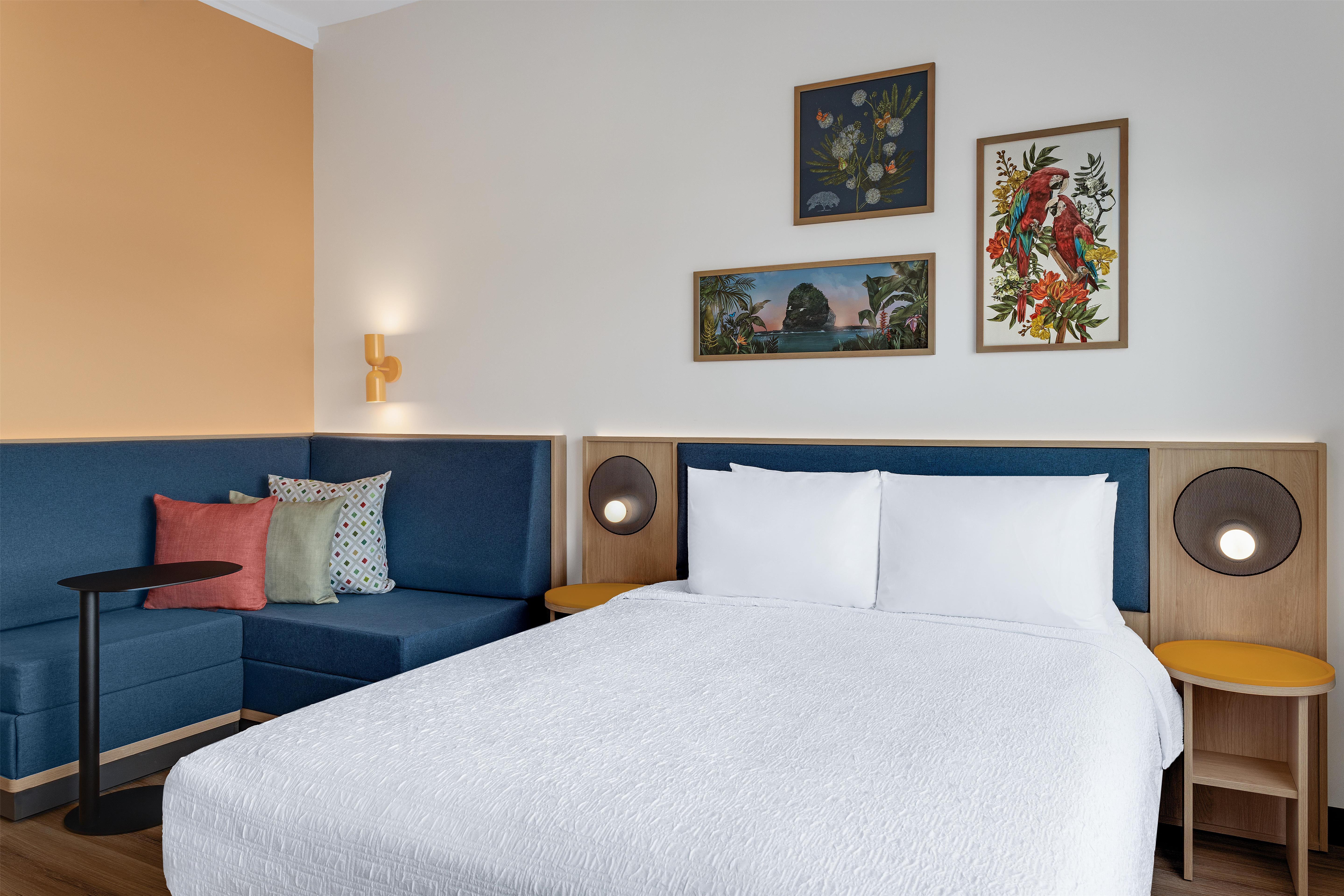Room Queen Size Bed