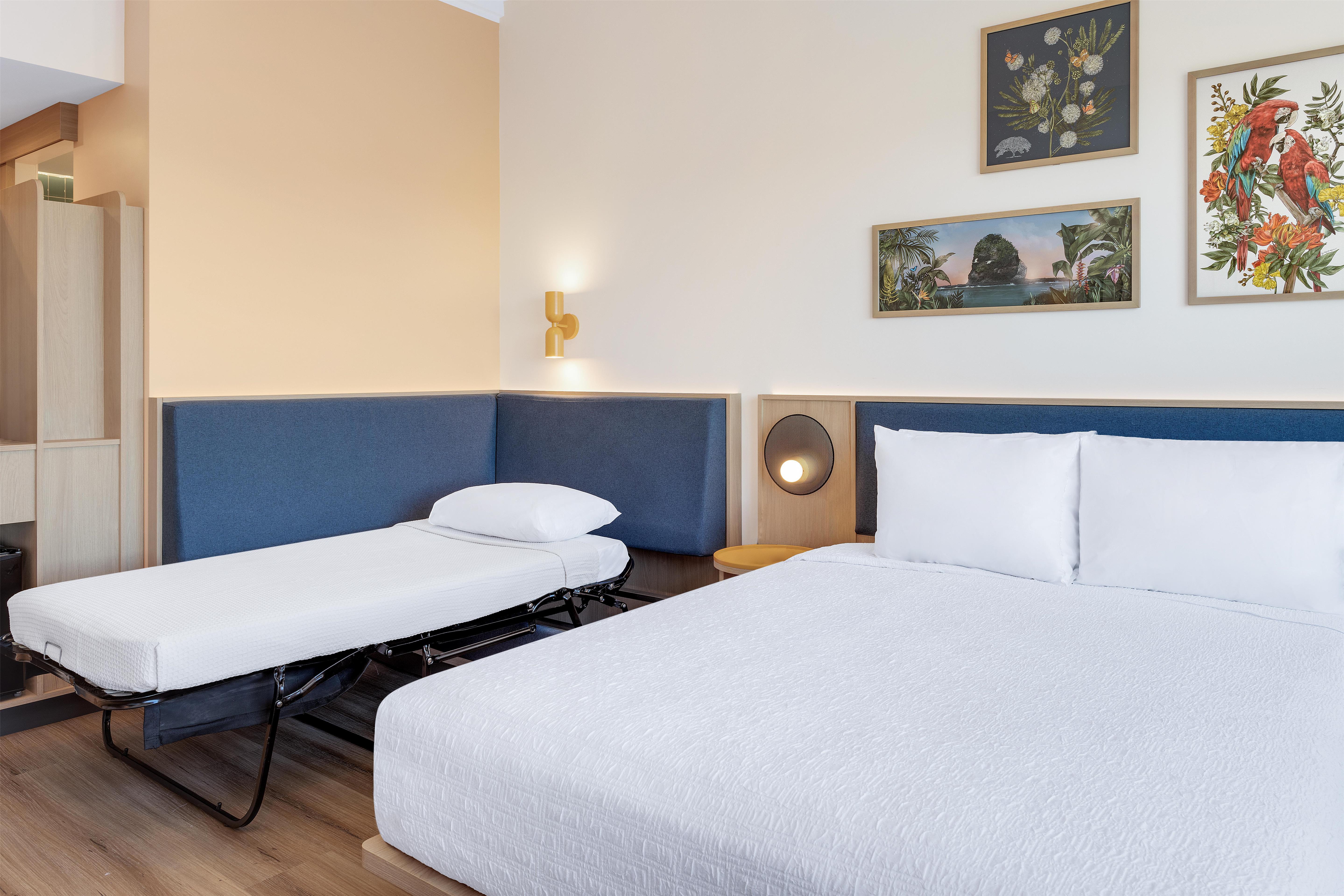 Room Queen Size Bed