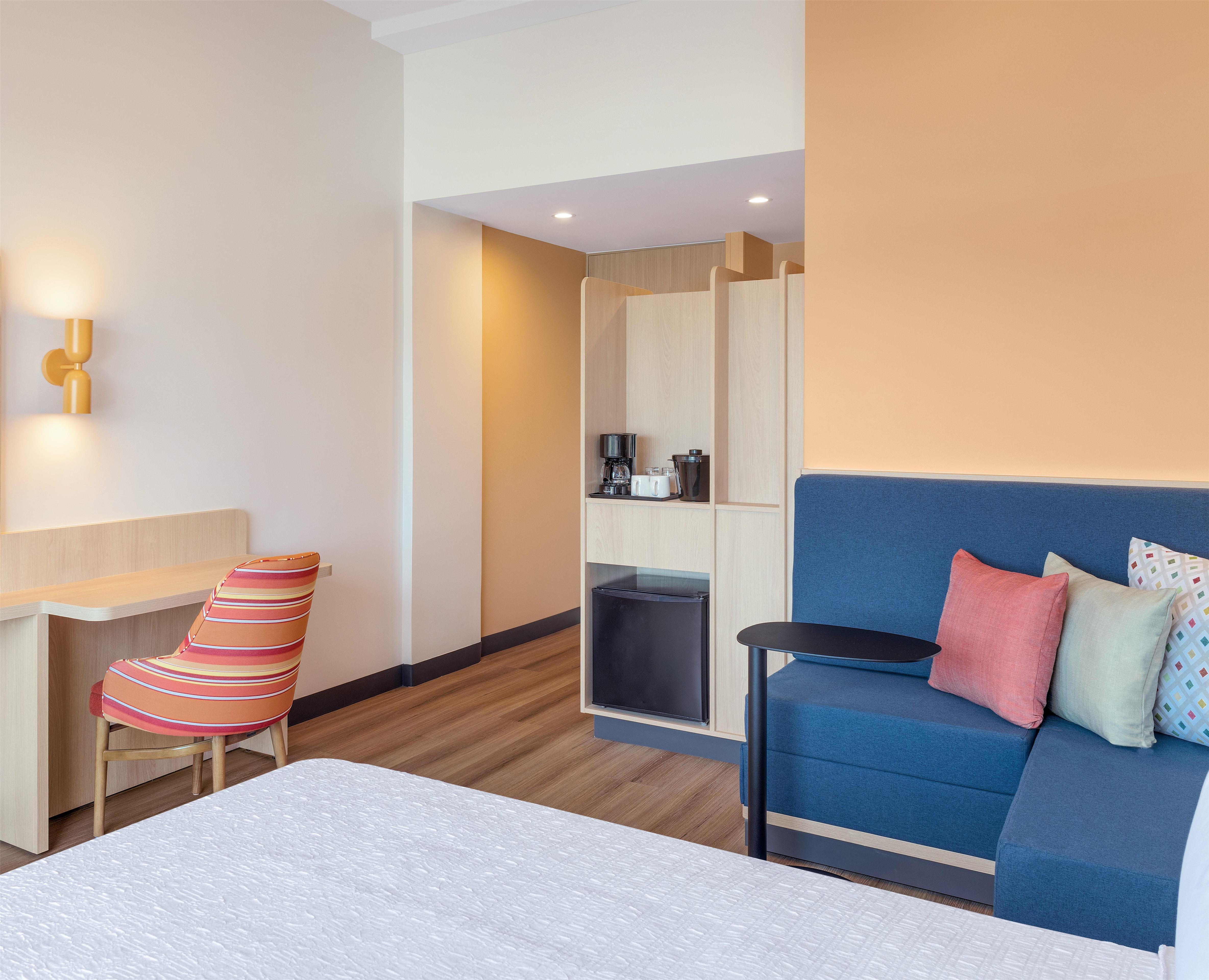Room King Size Bed