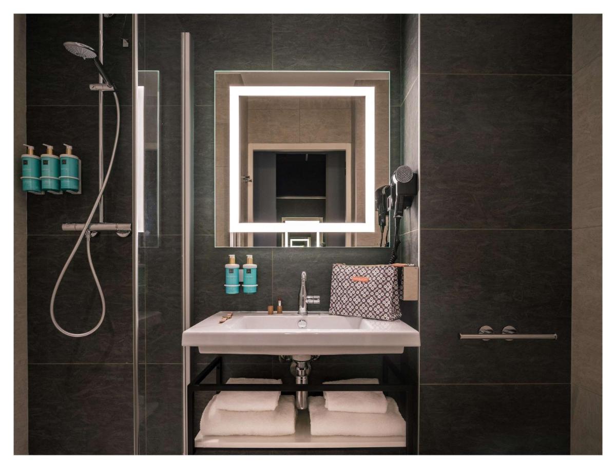 Suite Connecting Room