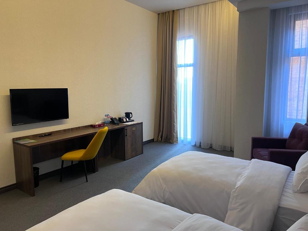 Double or Twin Standard