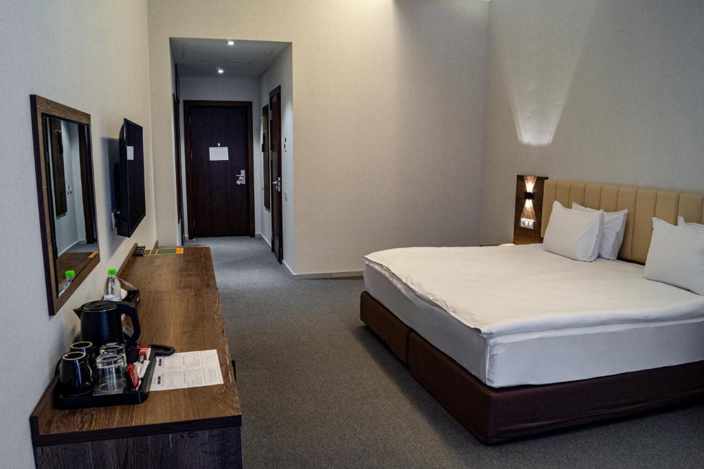 Double or Twin Standard