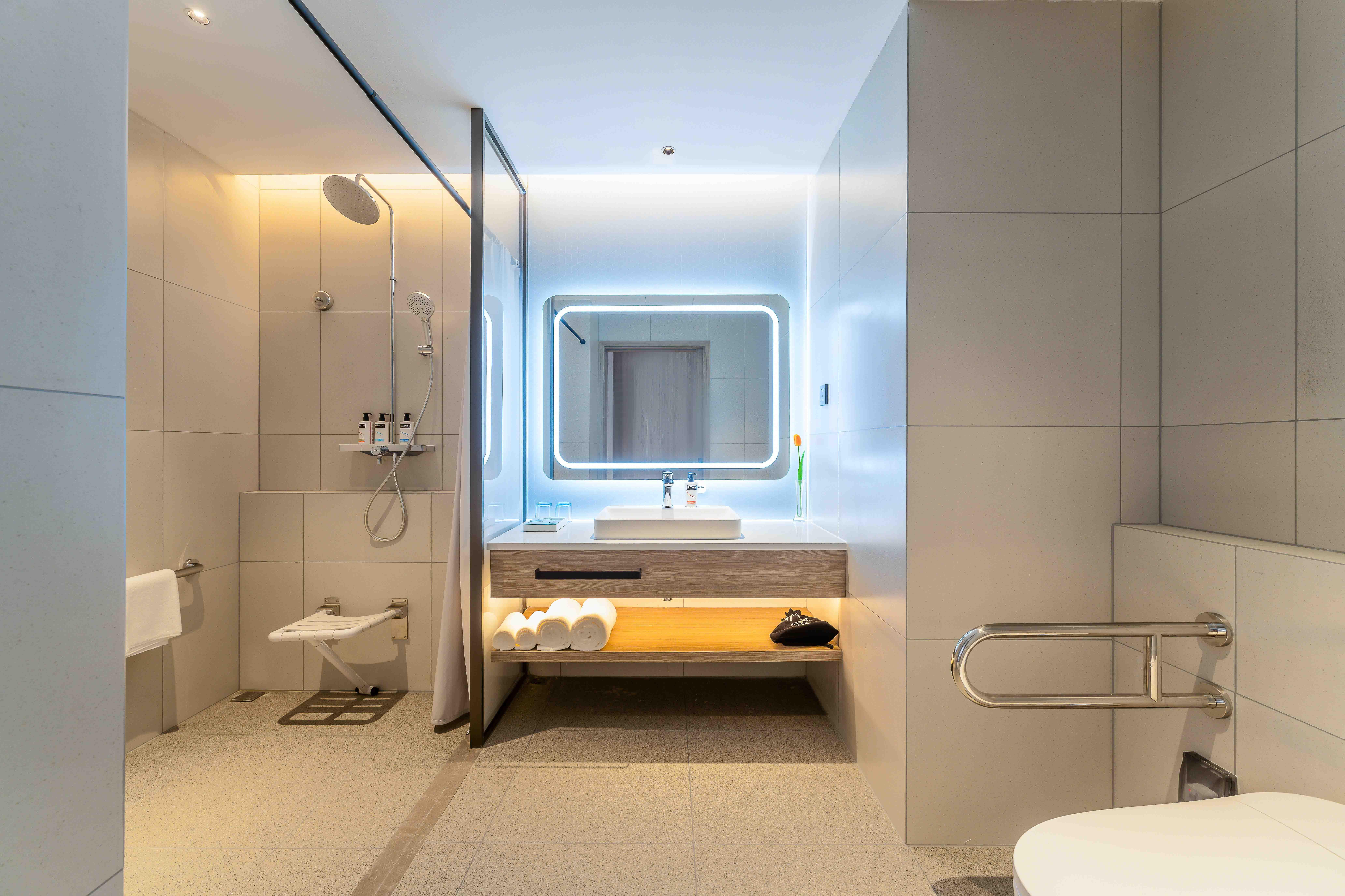 Double Accessible King Size Bed