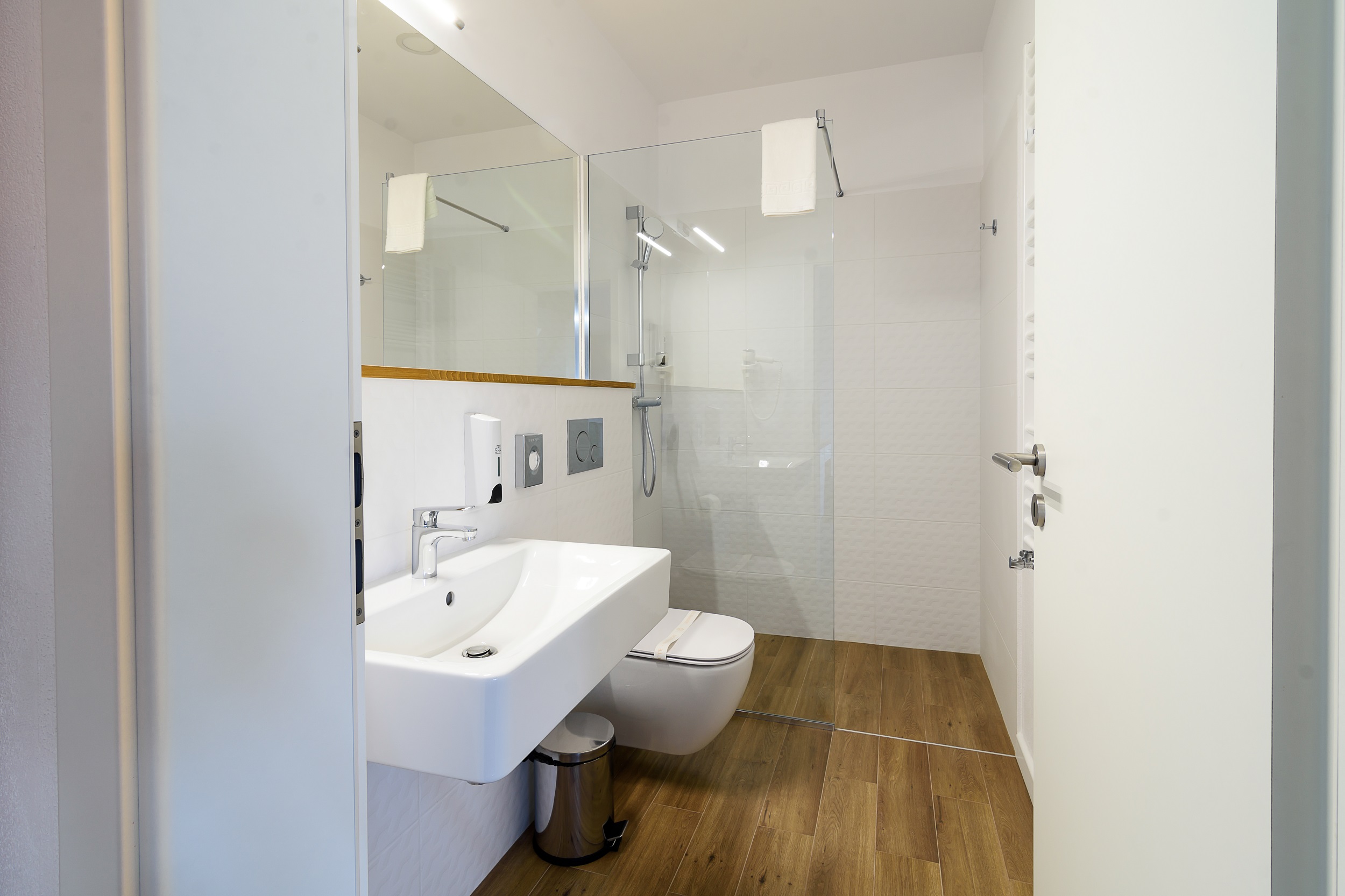 Twin Deluxe Two Beds