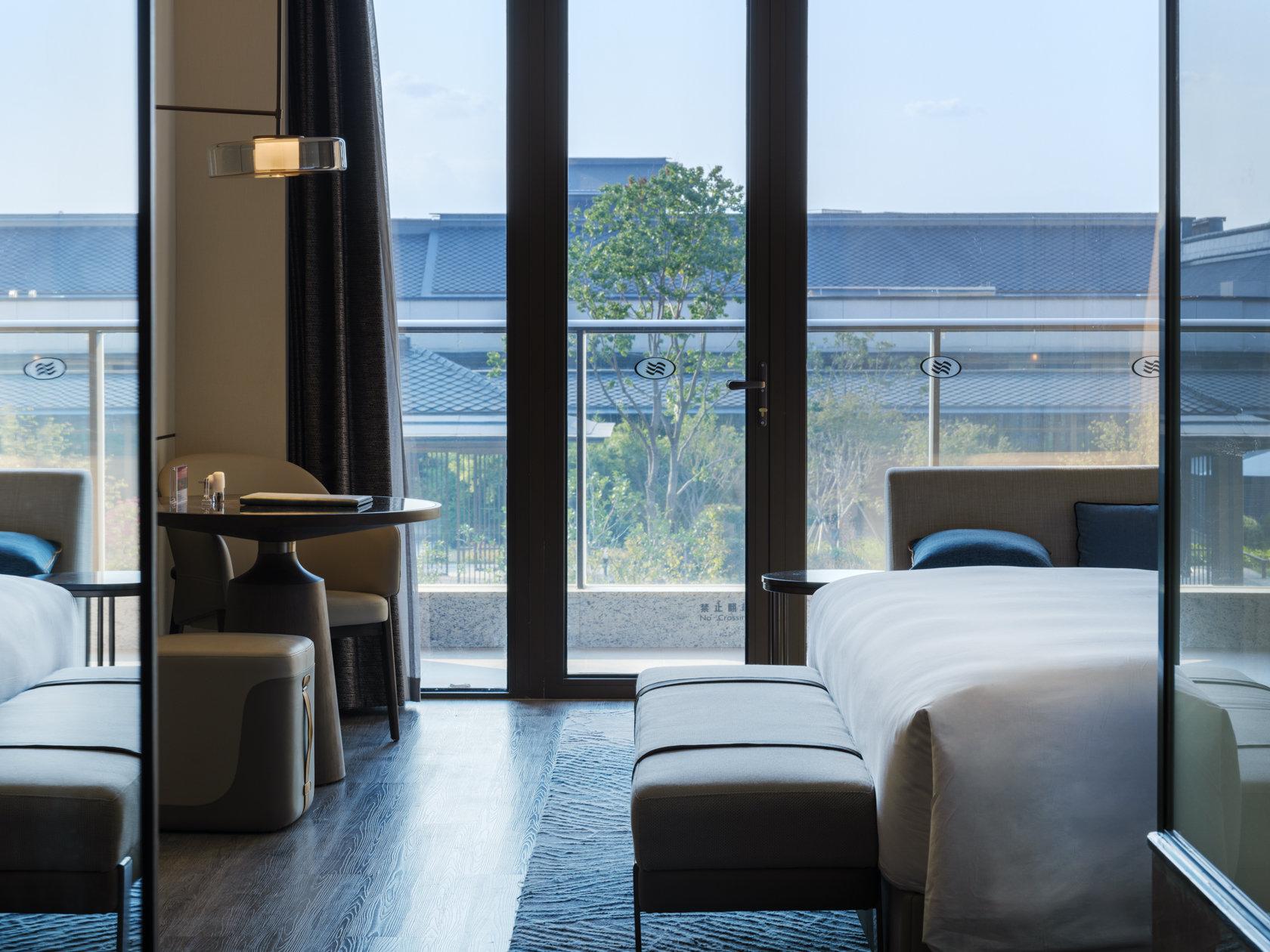 Double Garden View King Bed