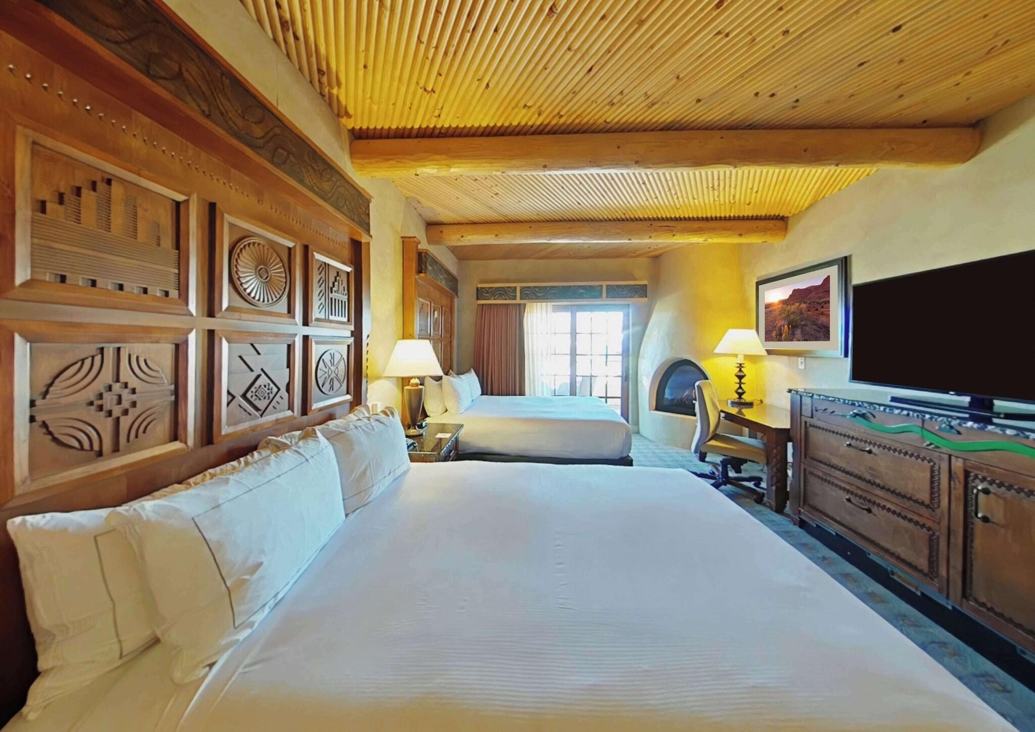 Quadruple Executive Queen Bed