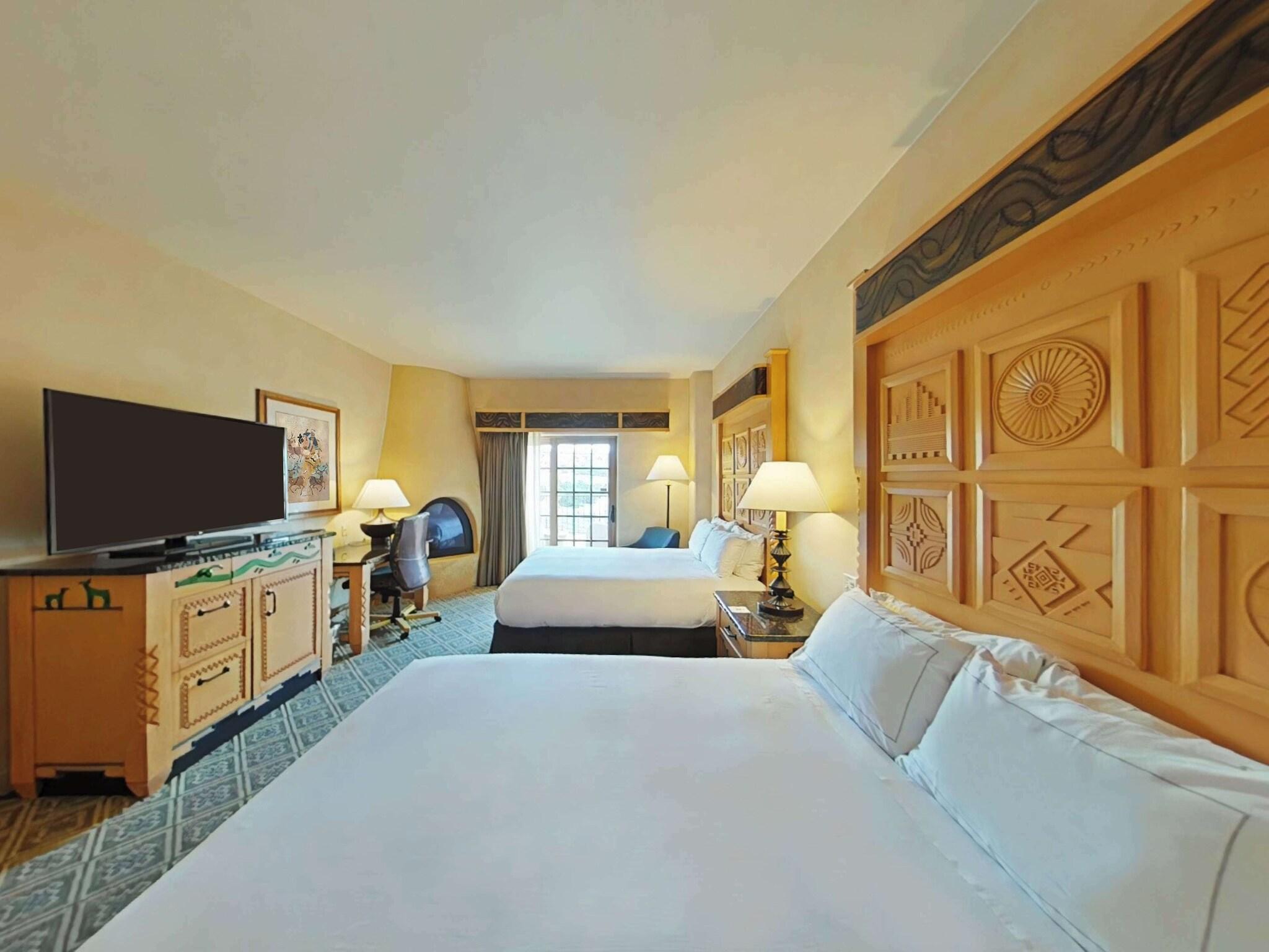 Quadruple Executive Queen Bed