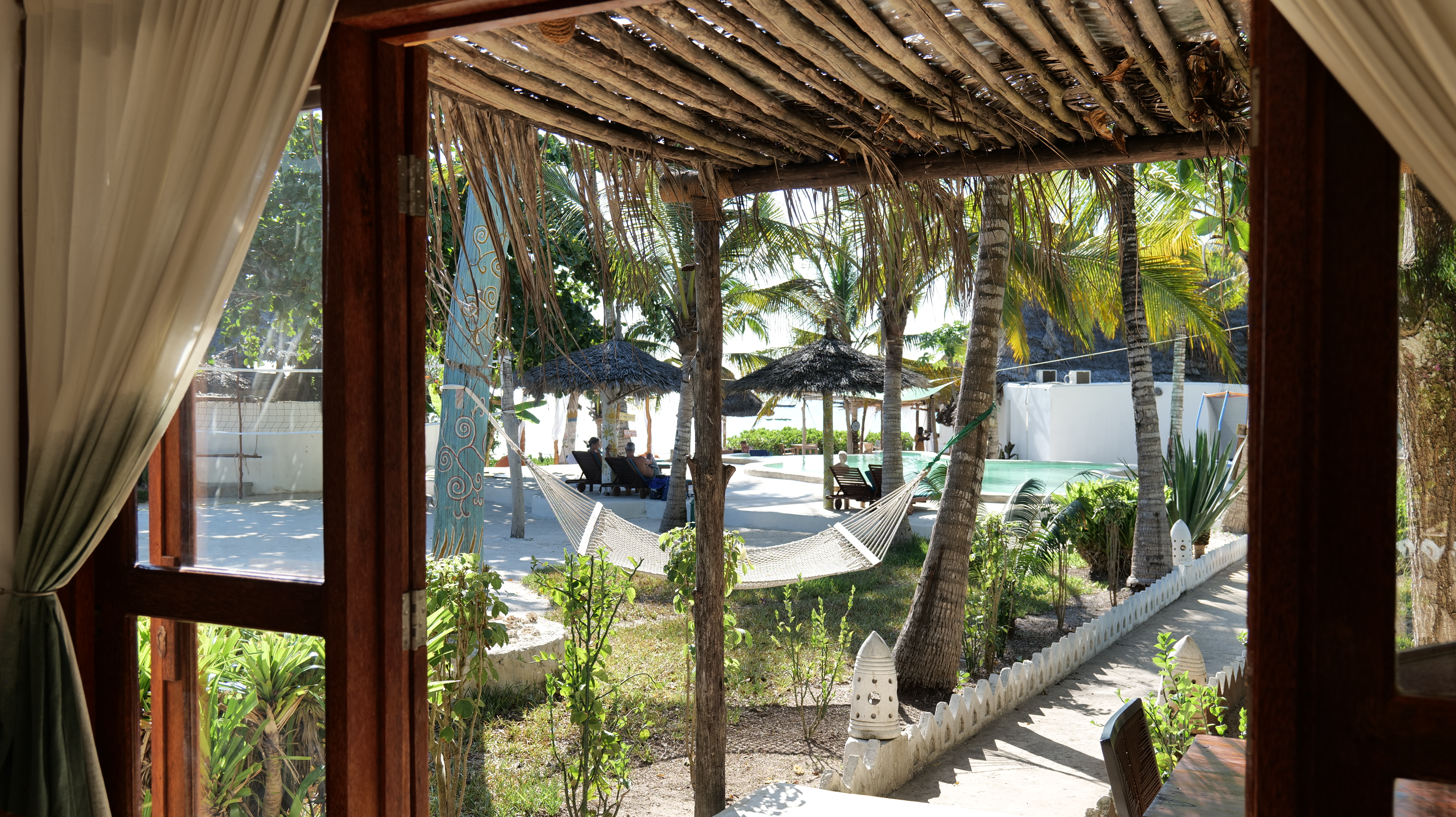 Double Pool View King Bed