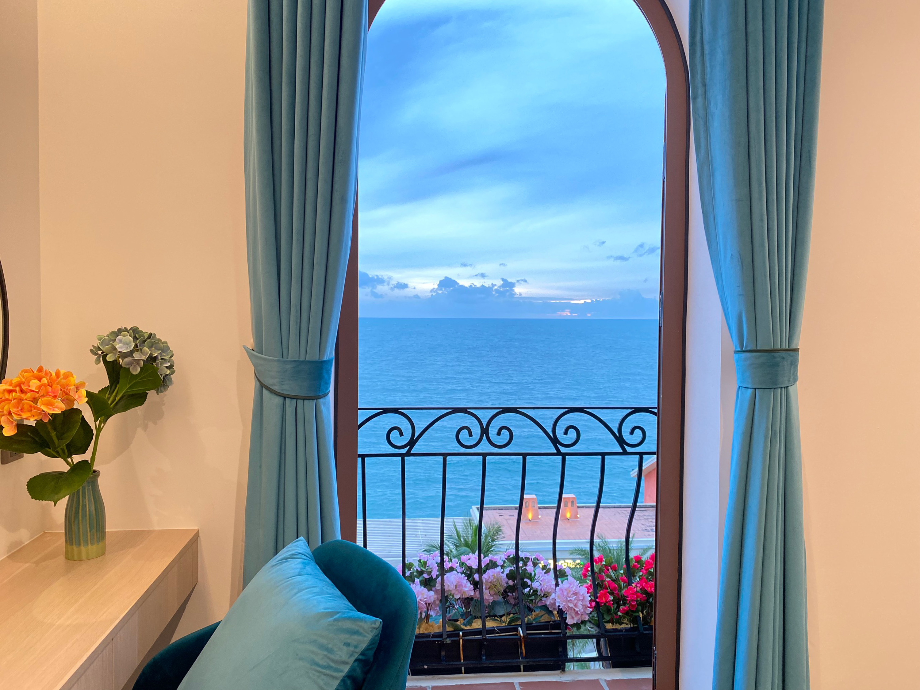 Twin Deluxe Ocean View