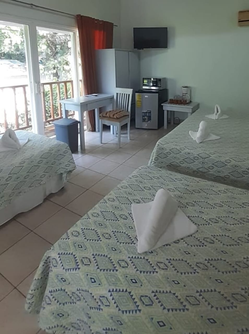 Quadruple King Size Bed