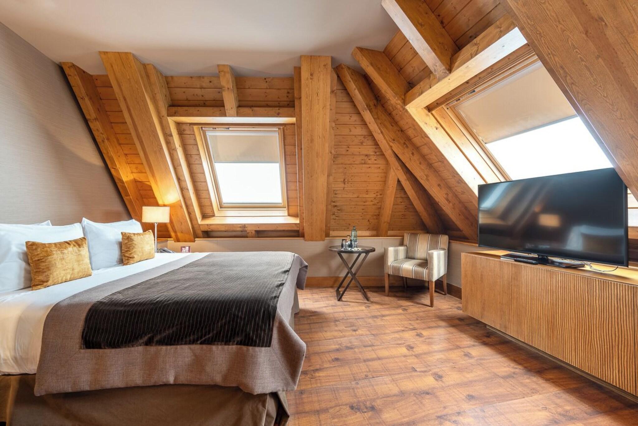 Double Superior Queen Bed