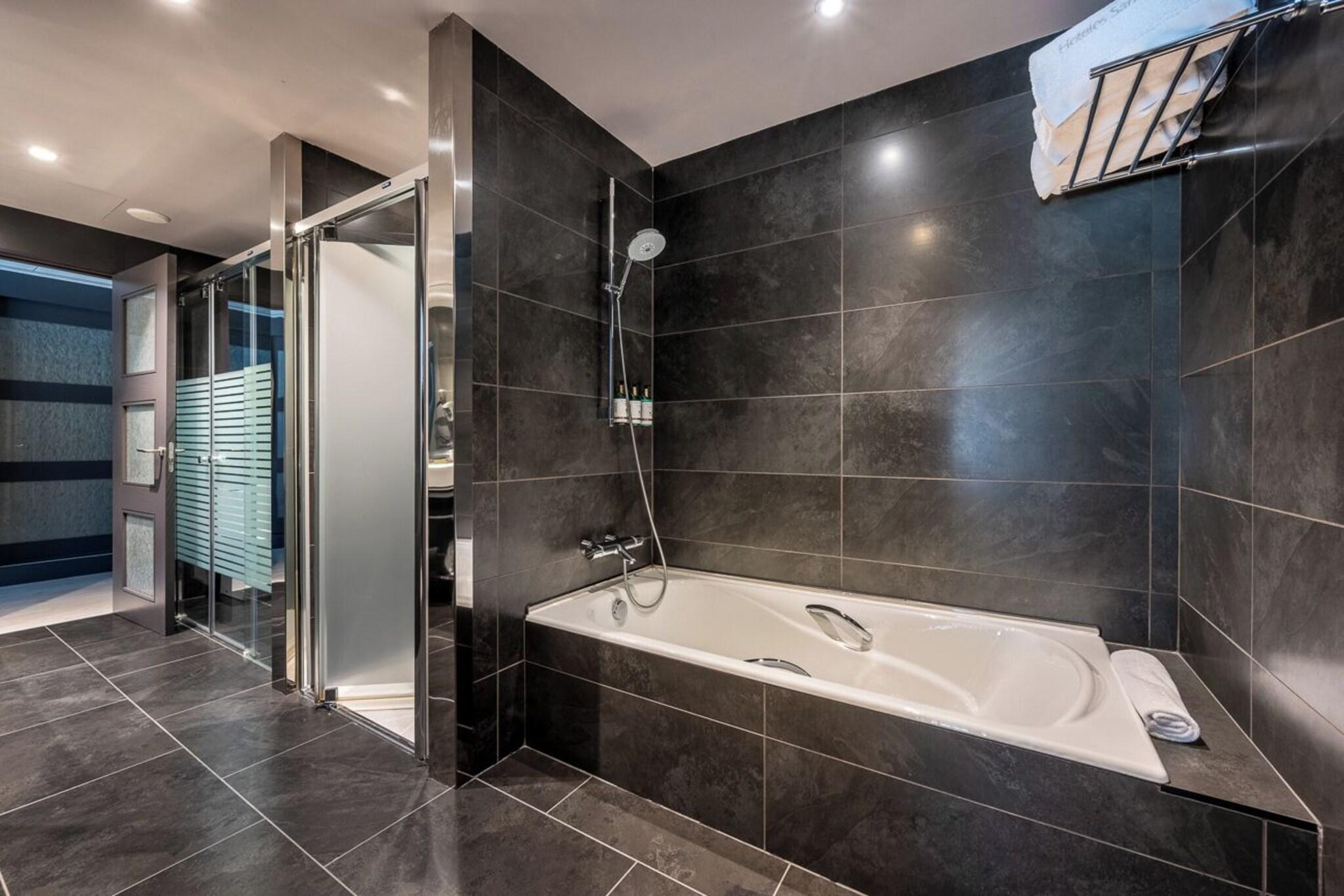 Suite Queen Size Bed