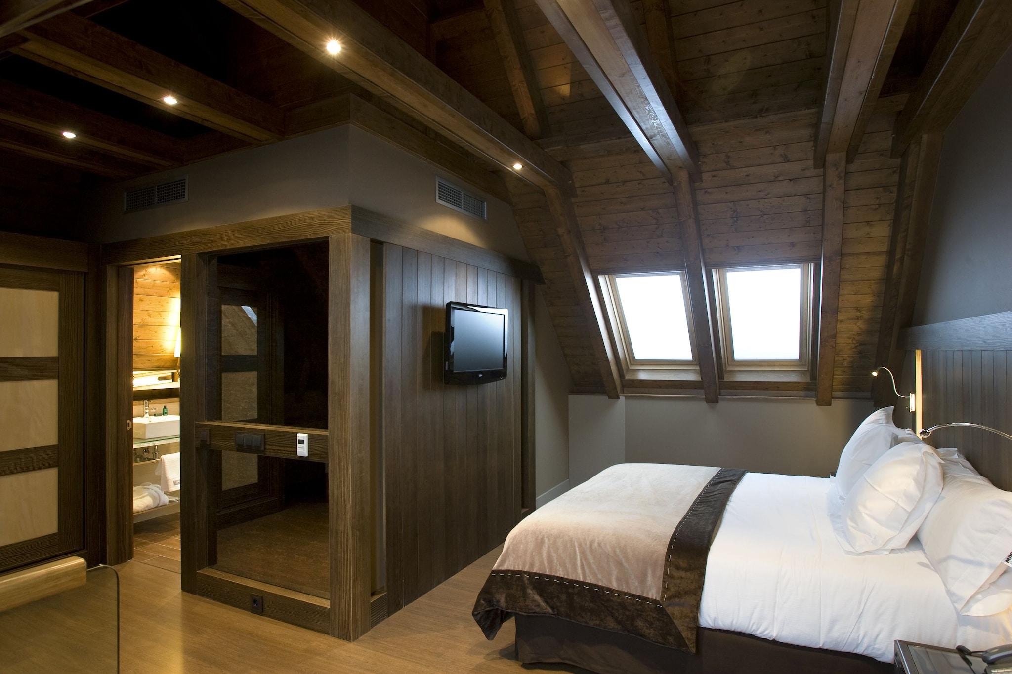 Suite Queen Size Bed