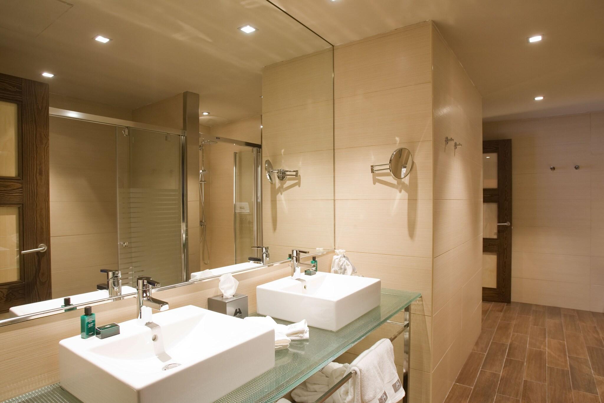 Suite Queen Size Bed