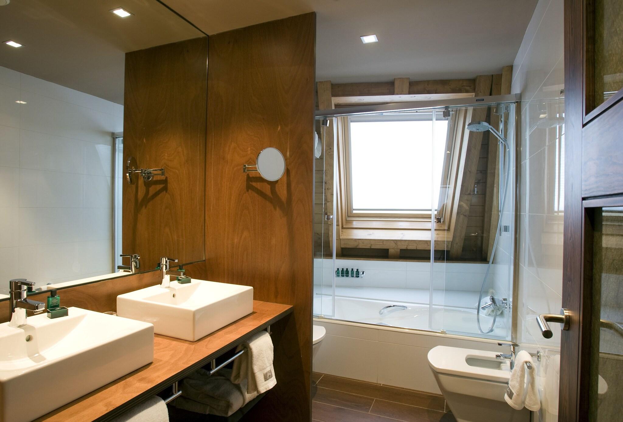 Double Superior Queen Bed