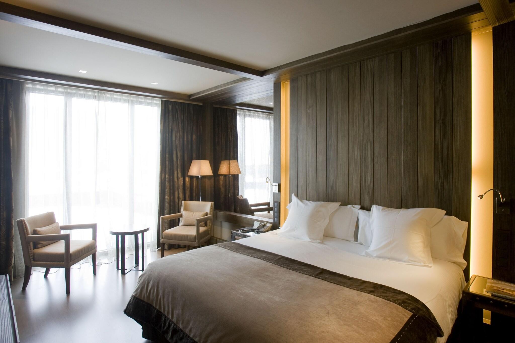 Double Superior Queen Bed