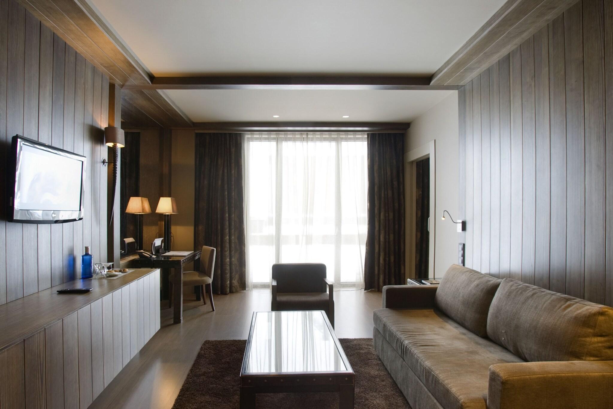 Suite Queen Size Bed