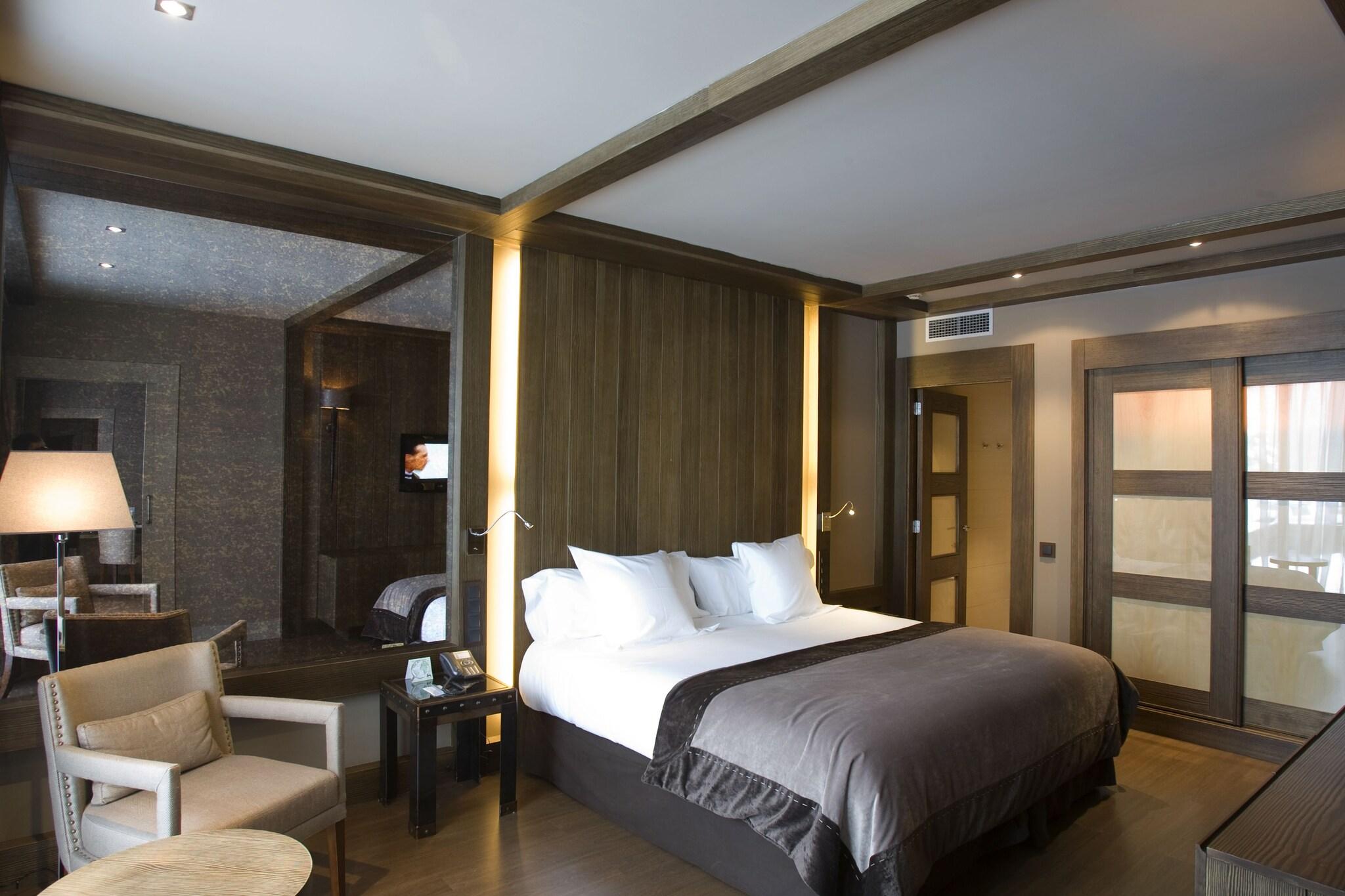 Suite Queen Size Bed