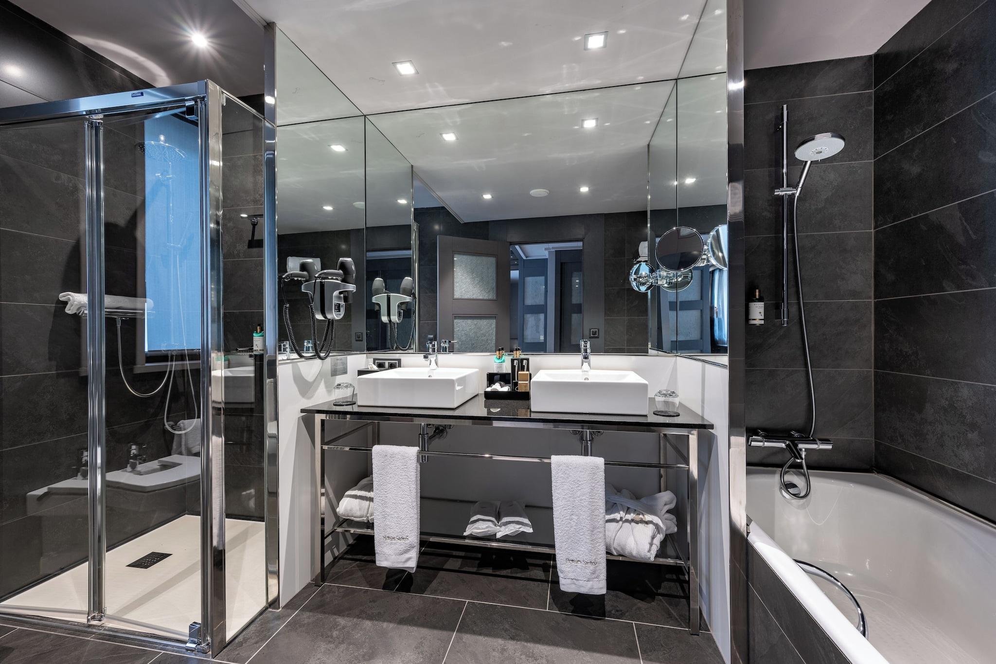 Quadruple Superior Queen Bed