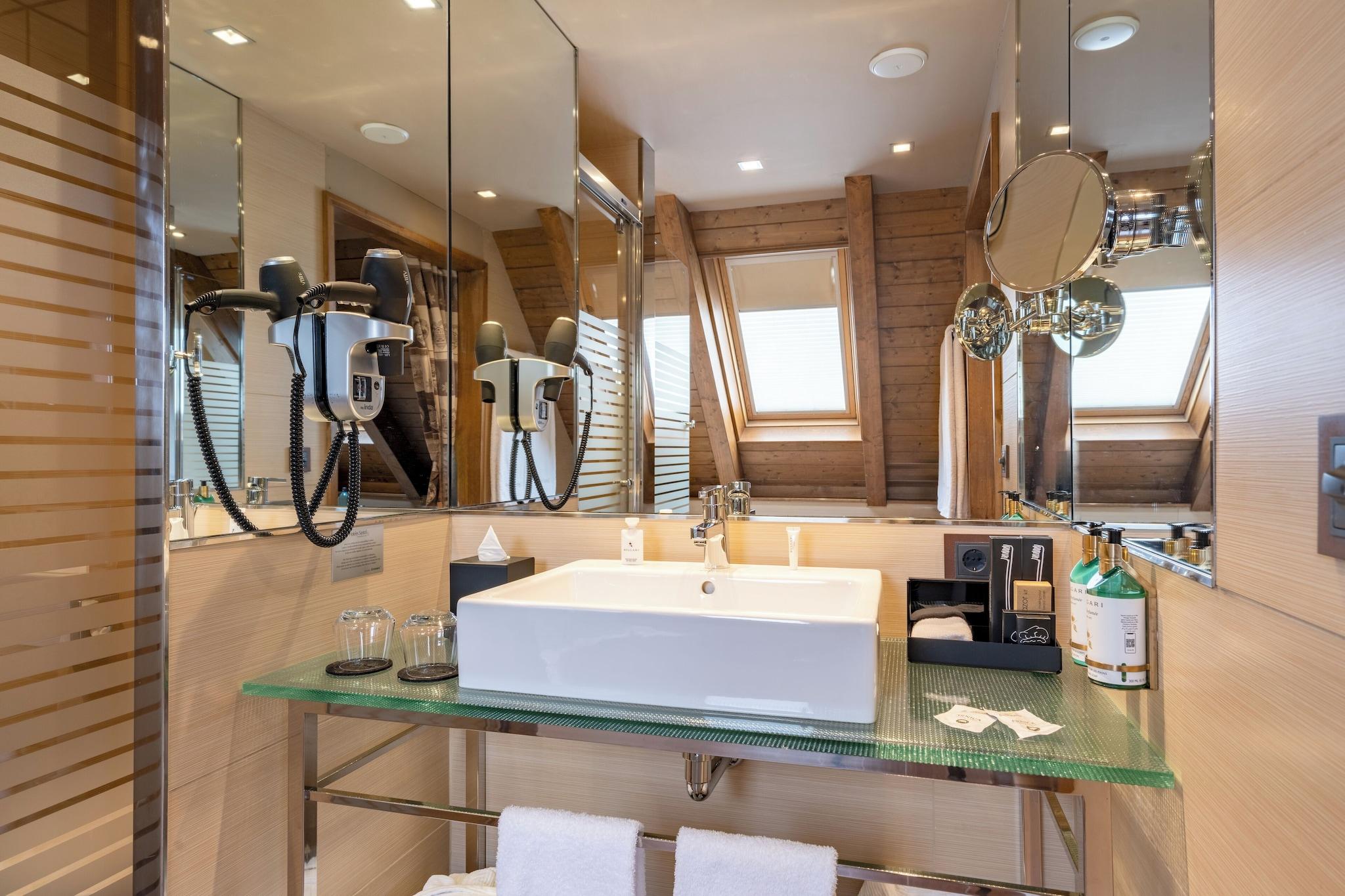 Quadruple Superior Queen Bed