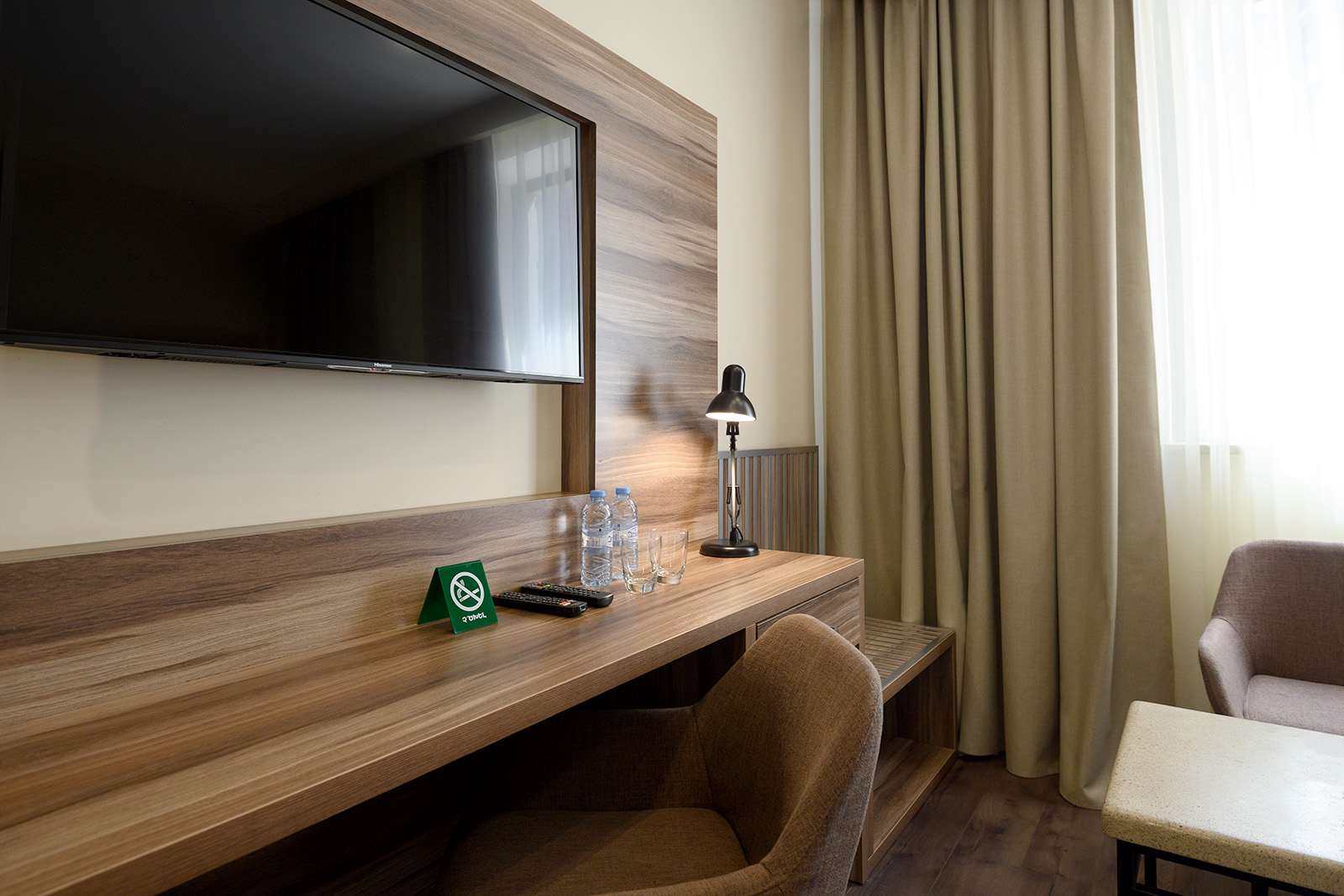 Double Deluxe One Bed