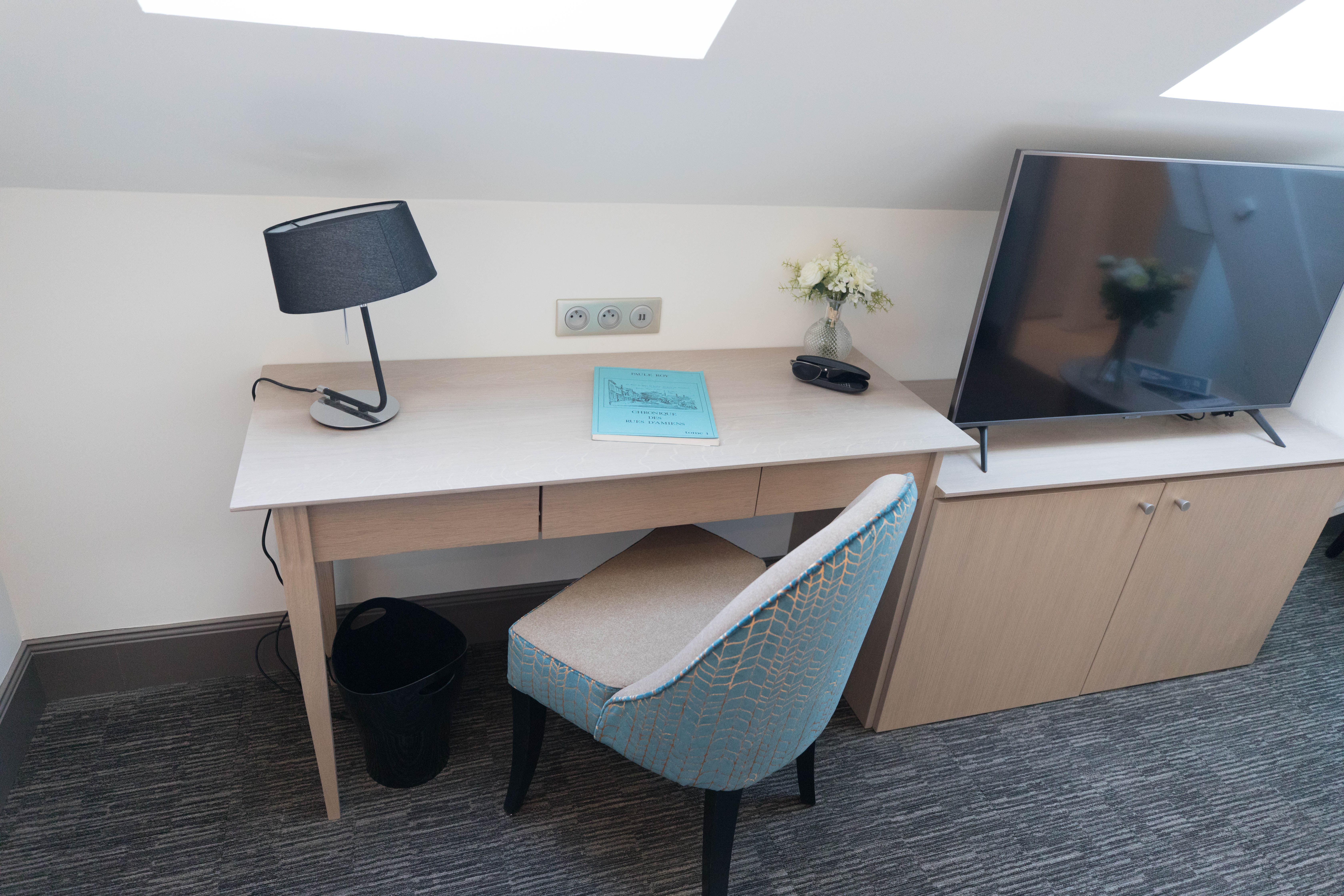 Double or Twin Standard