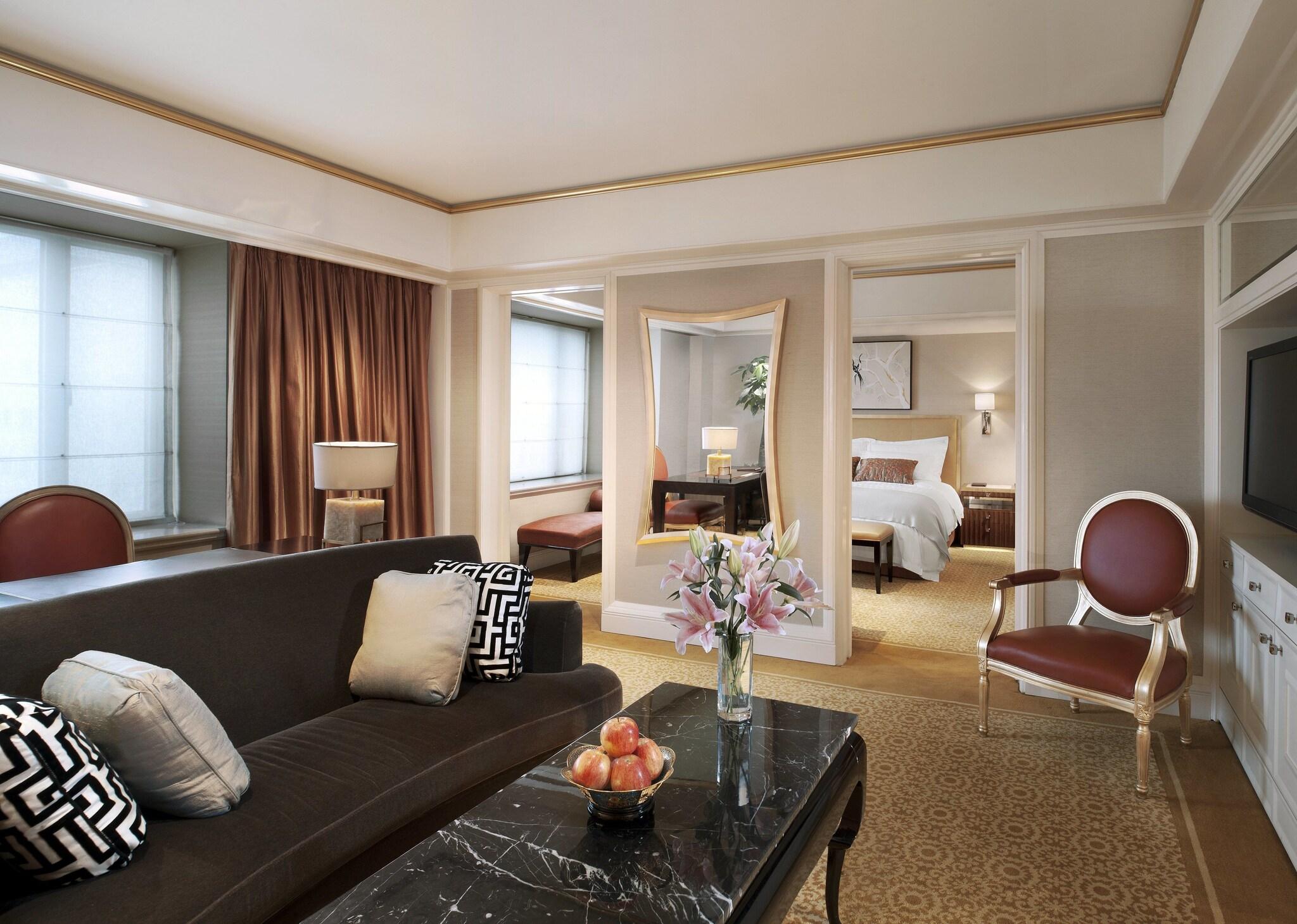 Suite City View King Bed