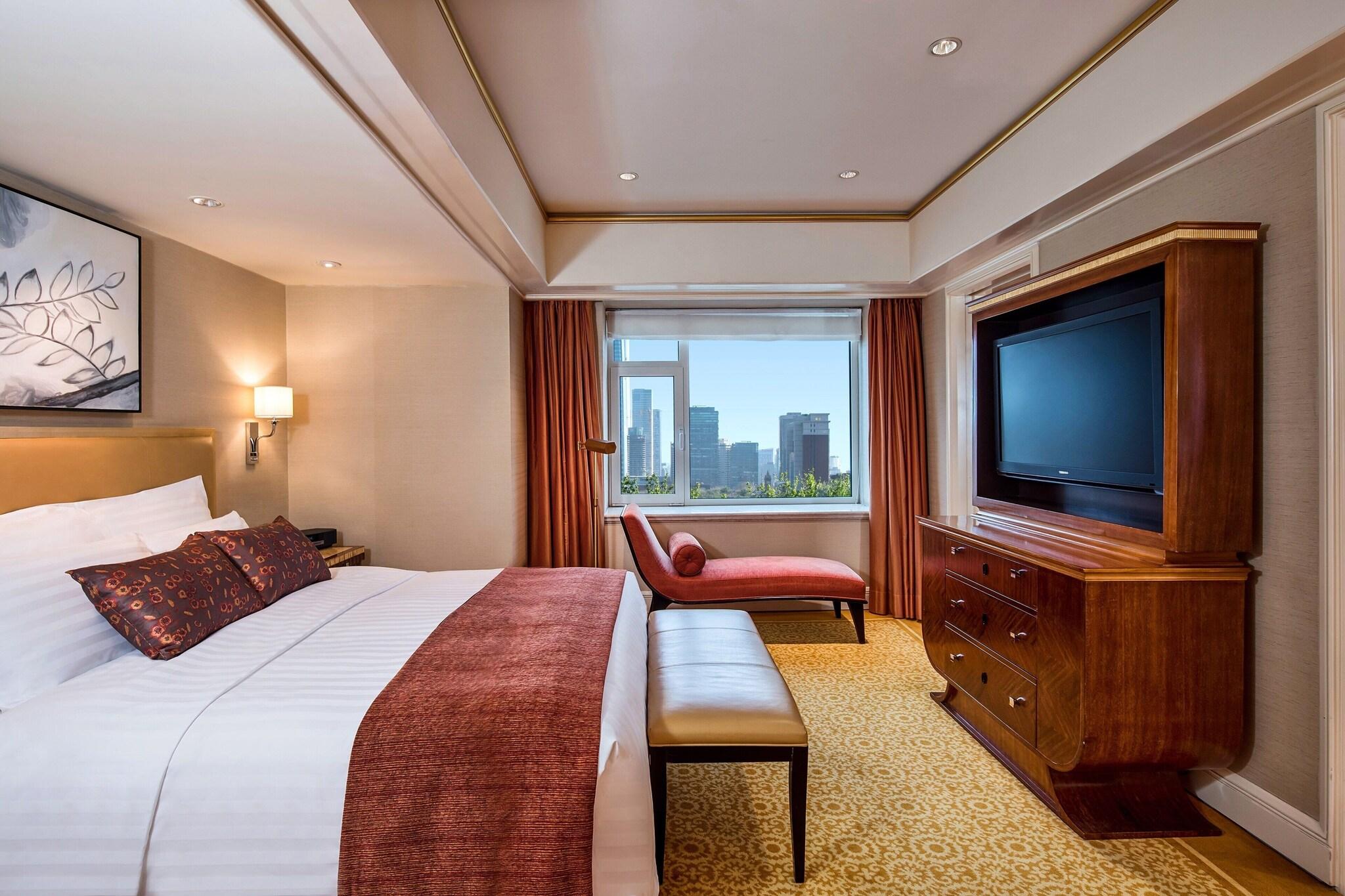 Suite City View King Bed
