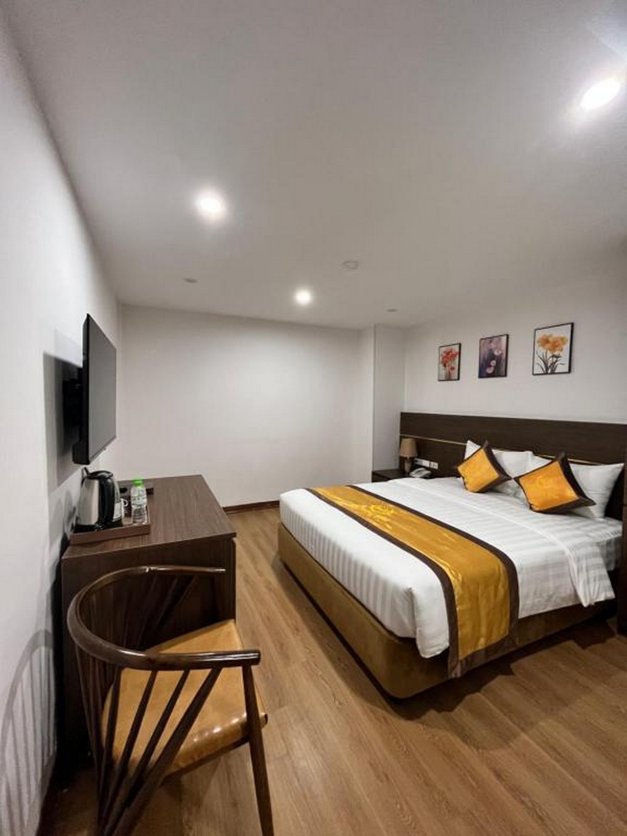 Double Deluxe King Bed