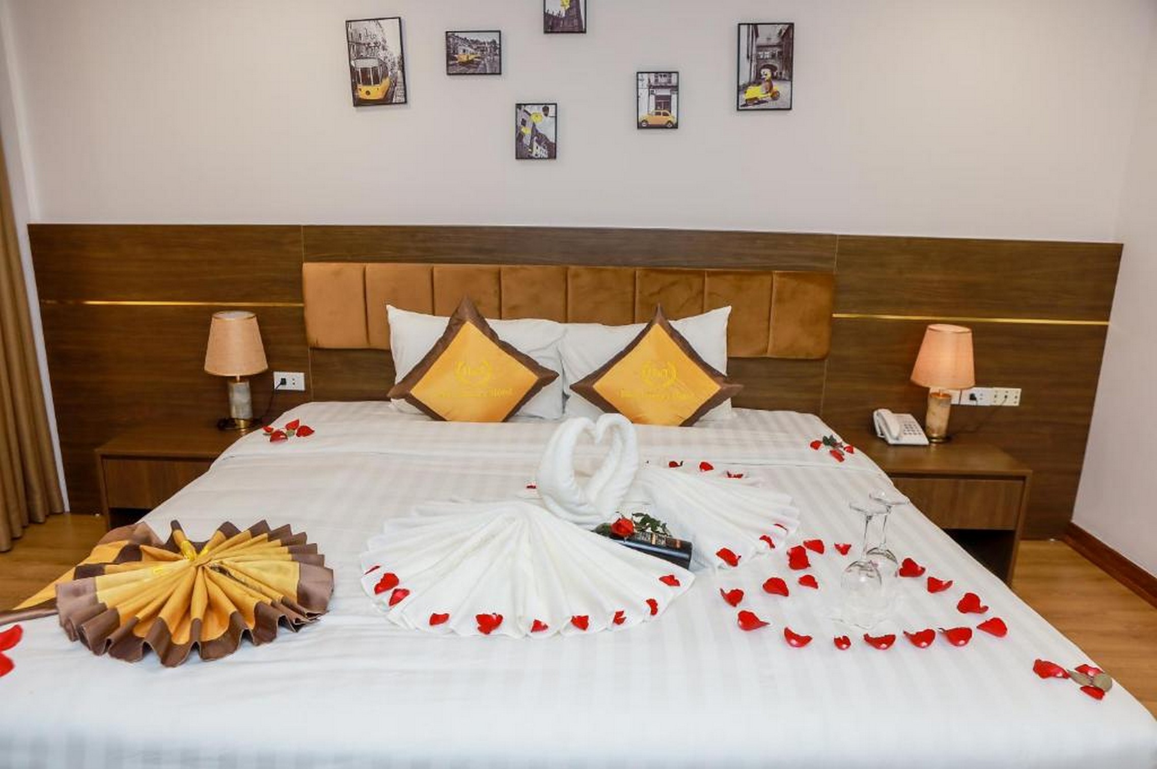 Double Deluxe King Bed