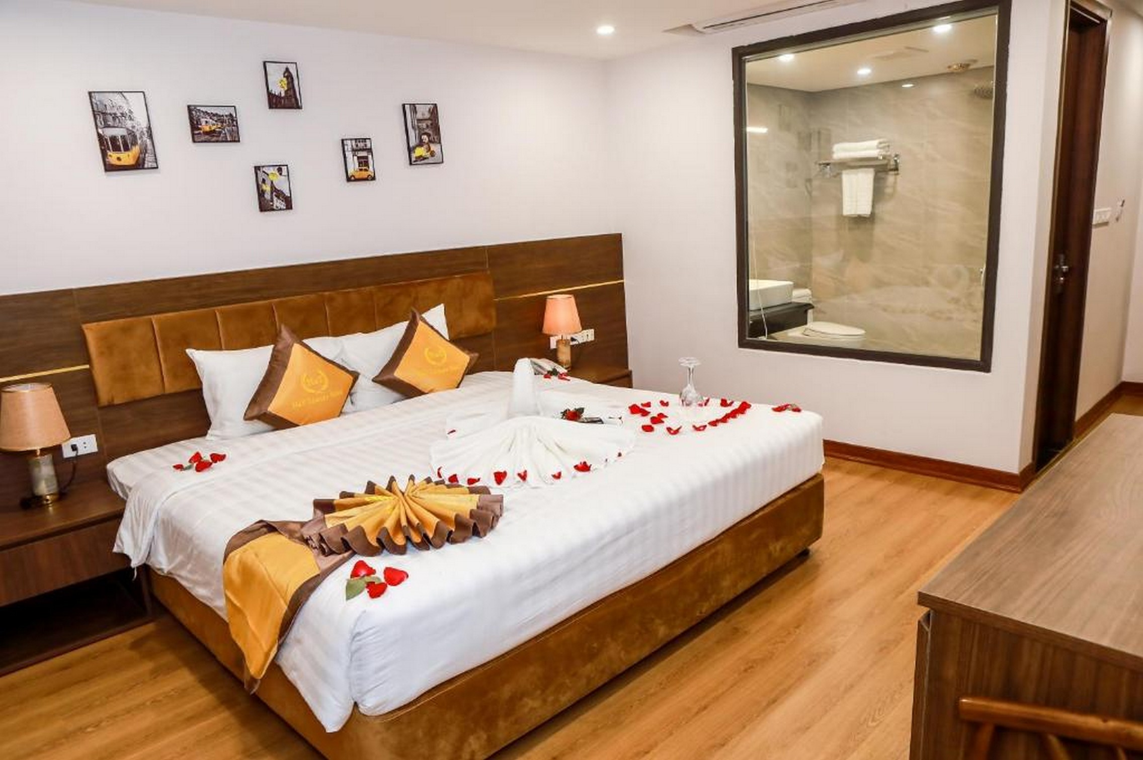 Double Deluxe King Bed