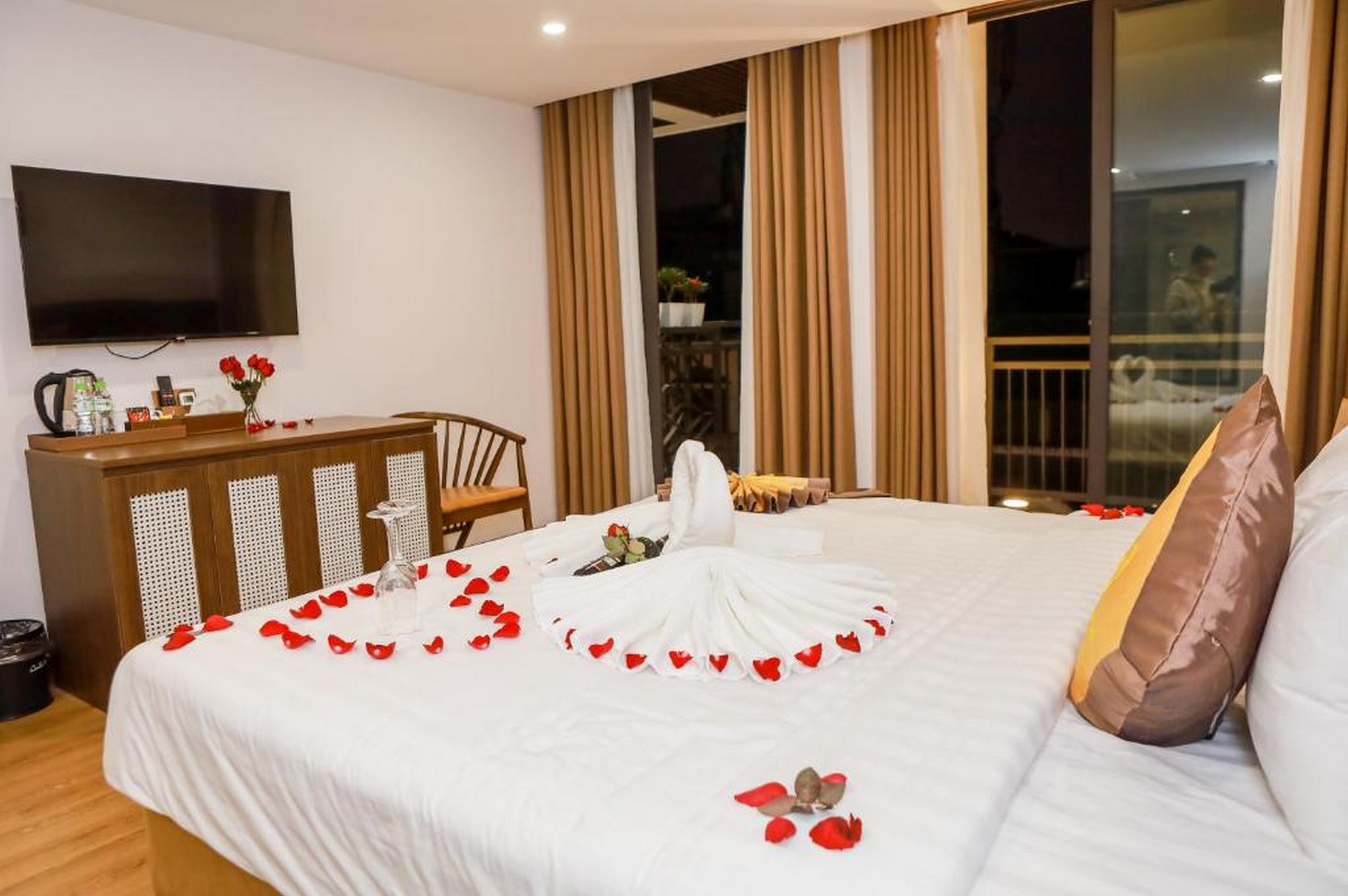 Double Superior King Bed