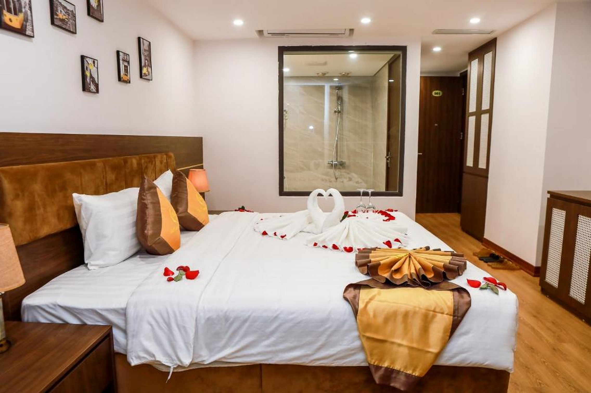 Double Superior King Bed