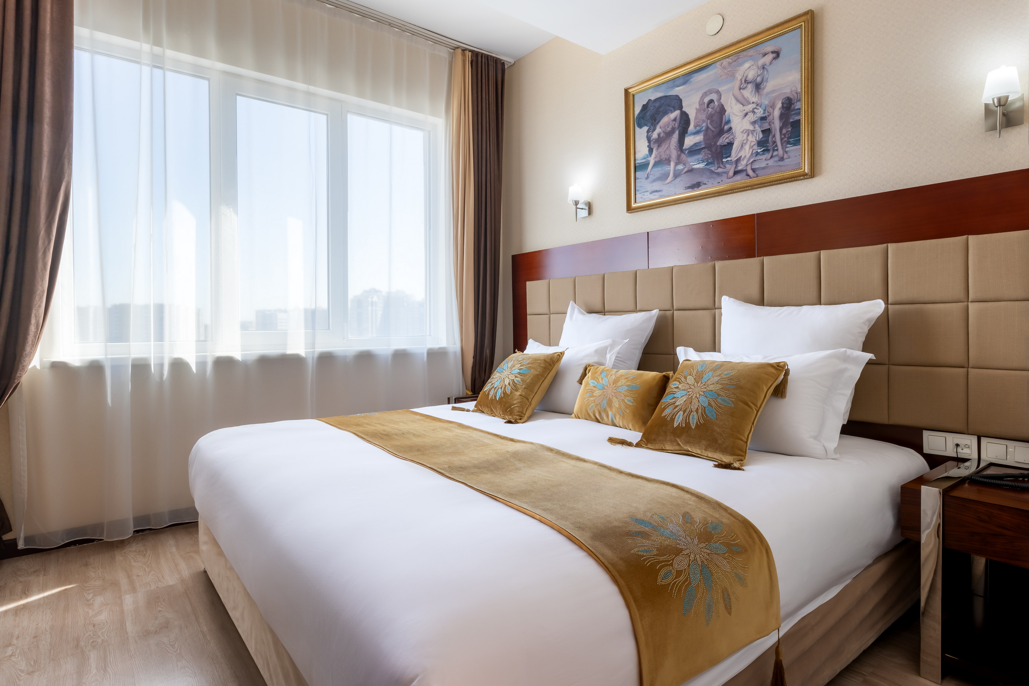 Junior Suite Deluxe King Bed