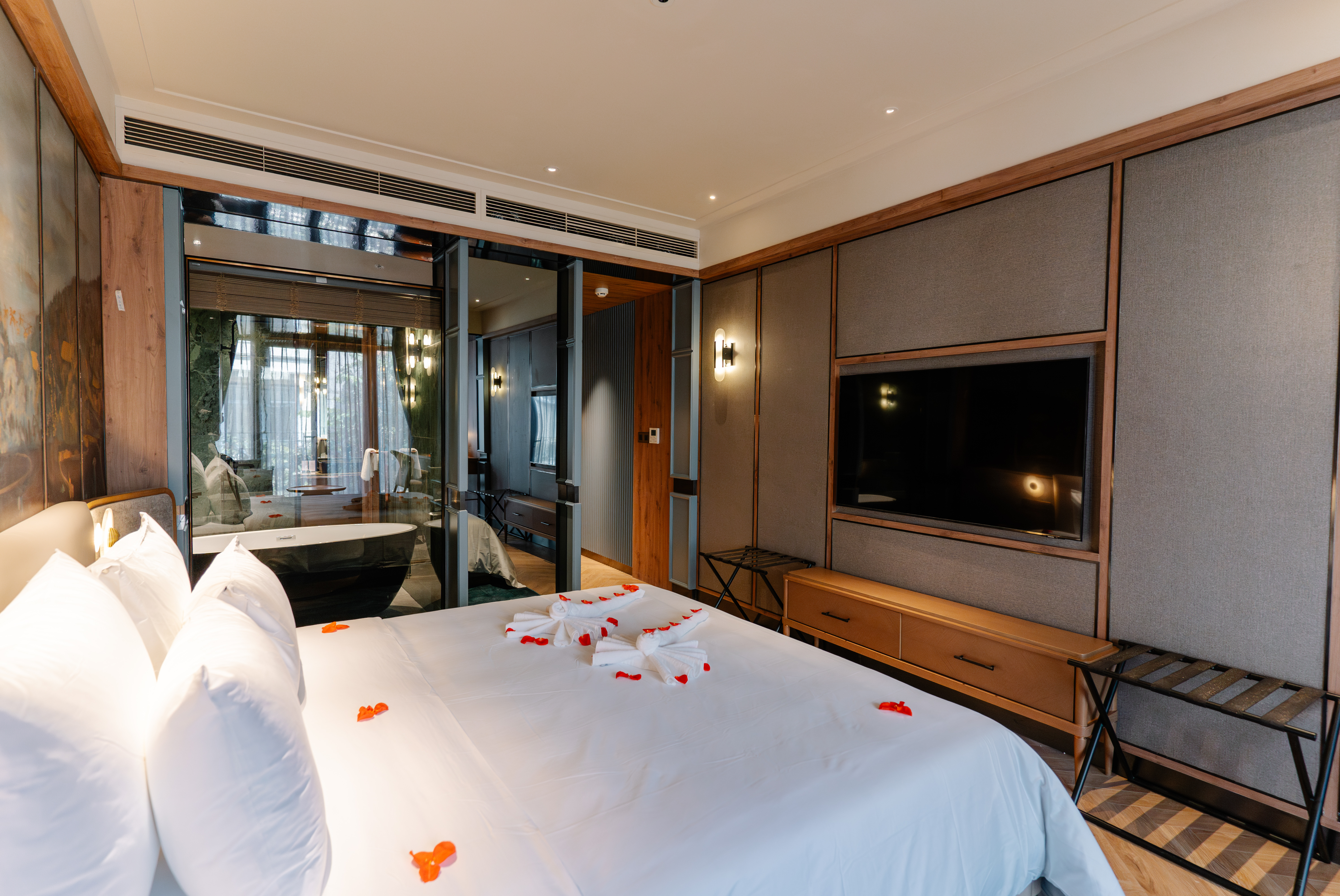 Suite with Views