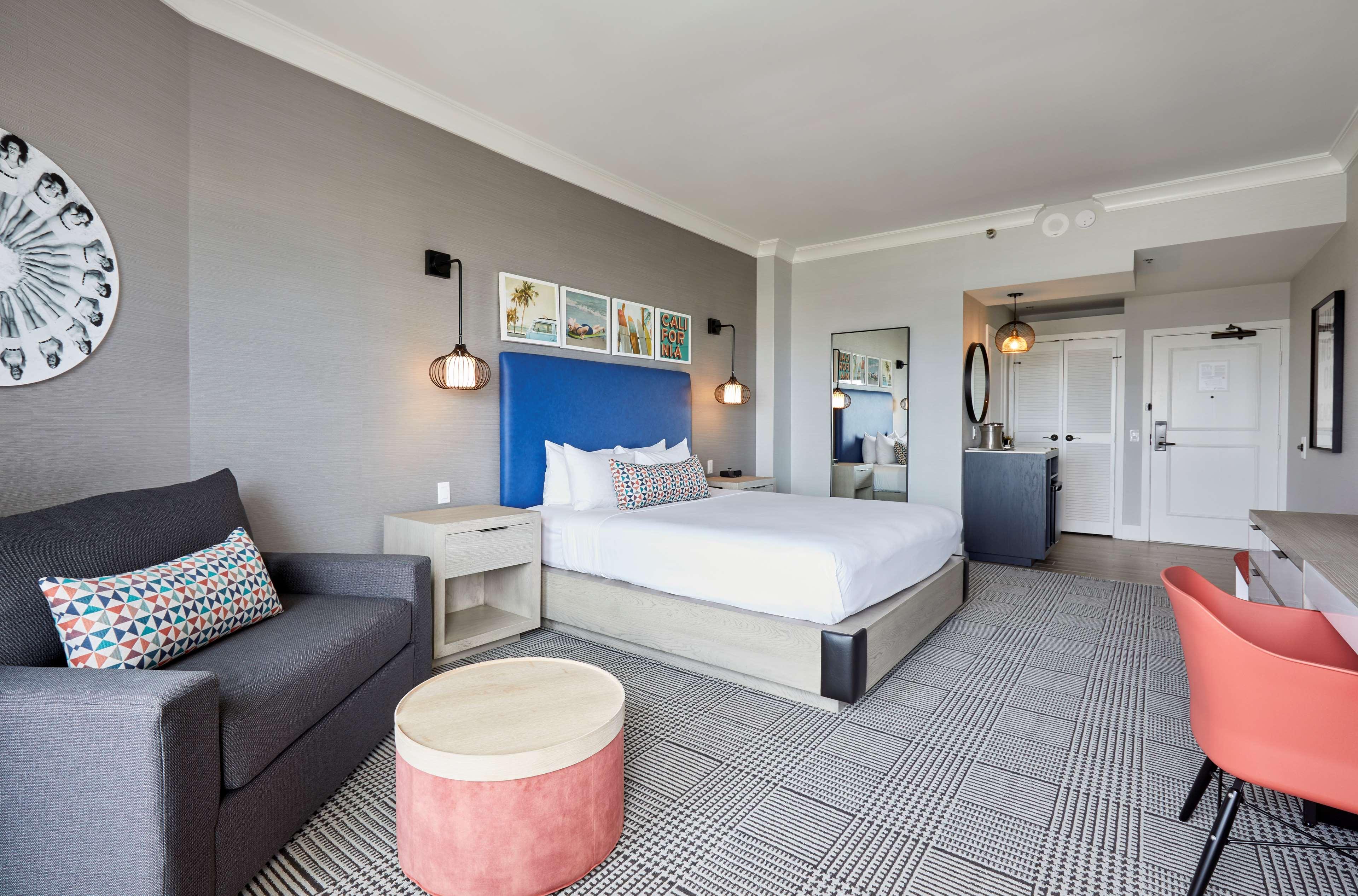 Room Partial Ocean View King Bed