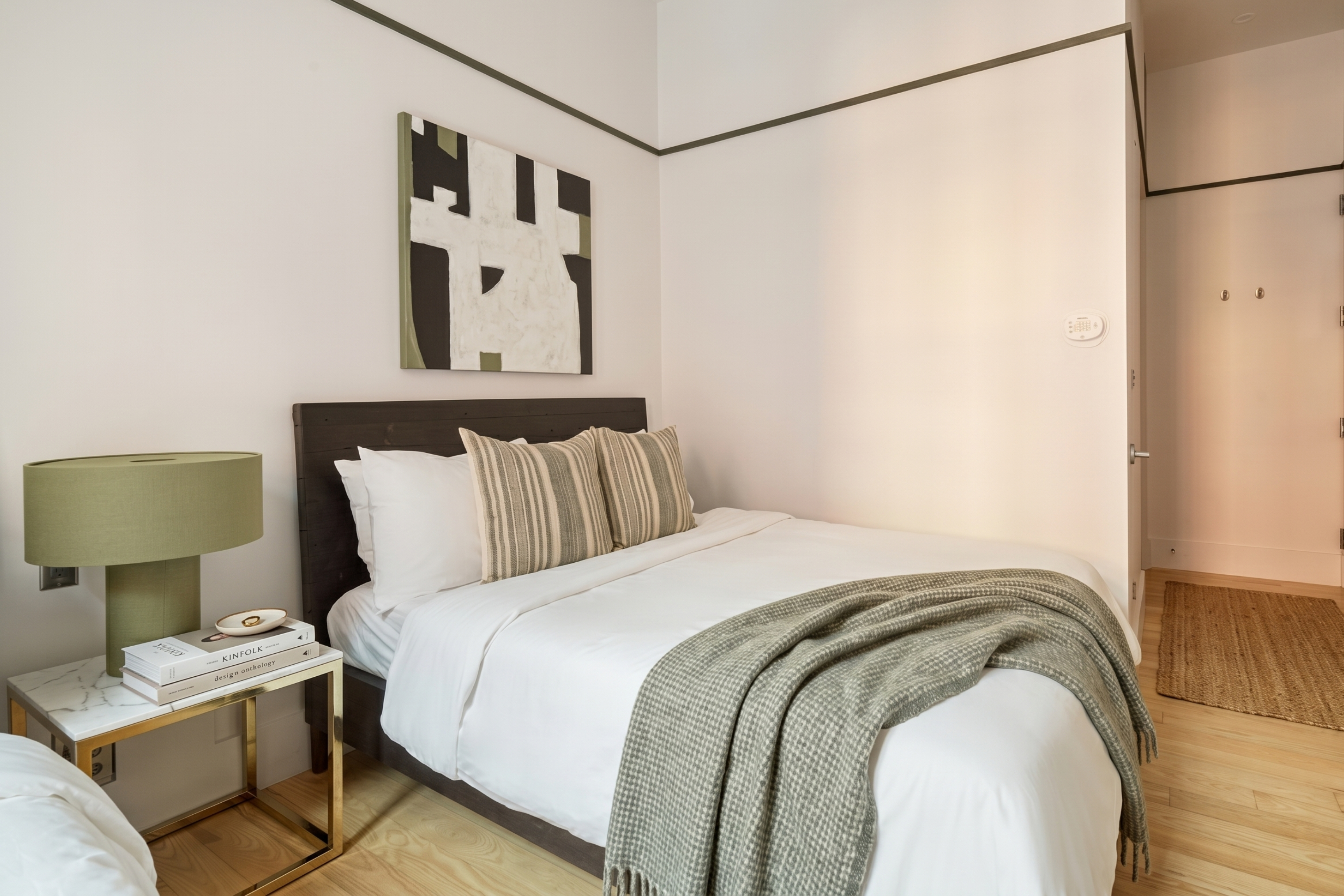 Double Guest Room Queen Bed
