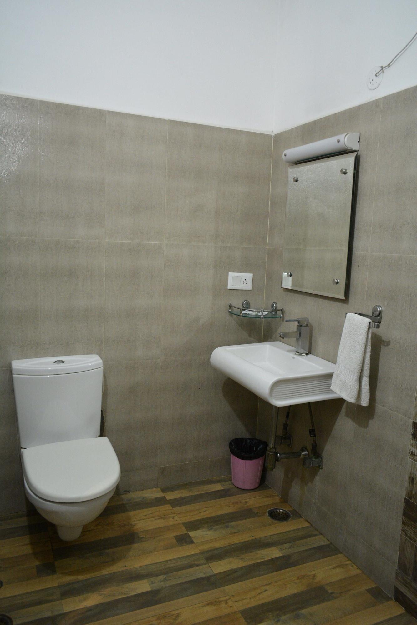 Double Deluxe King Bed