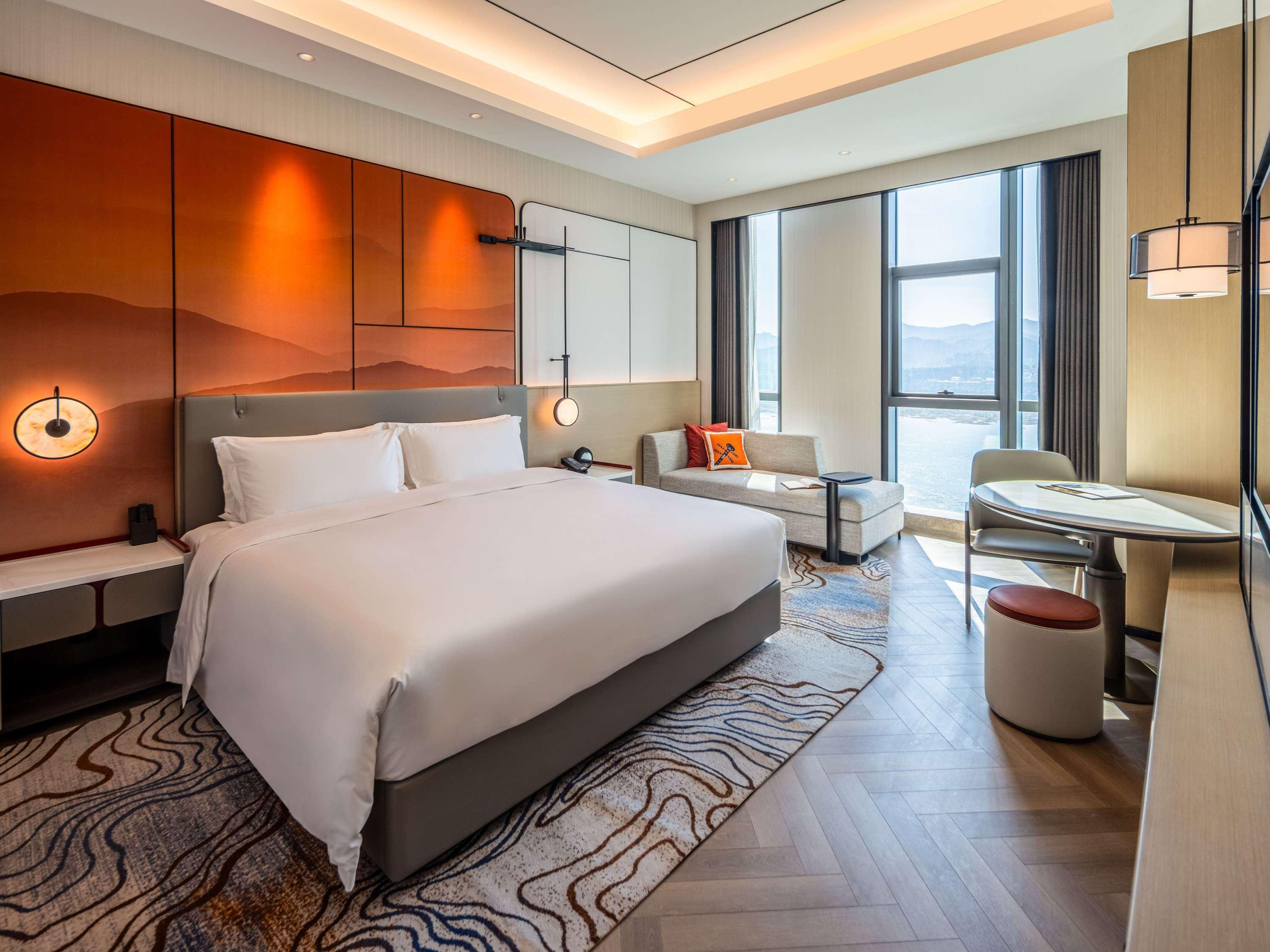 Double Executive King Bed