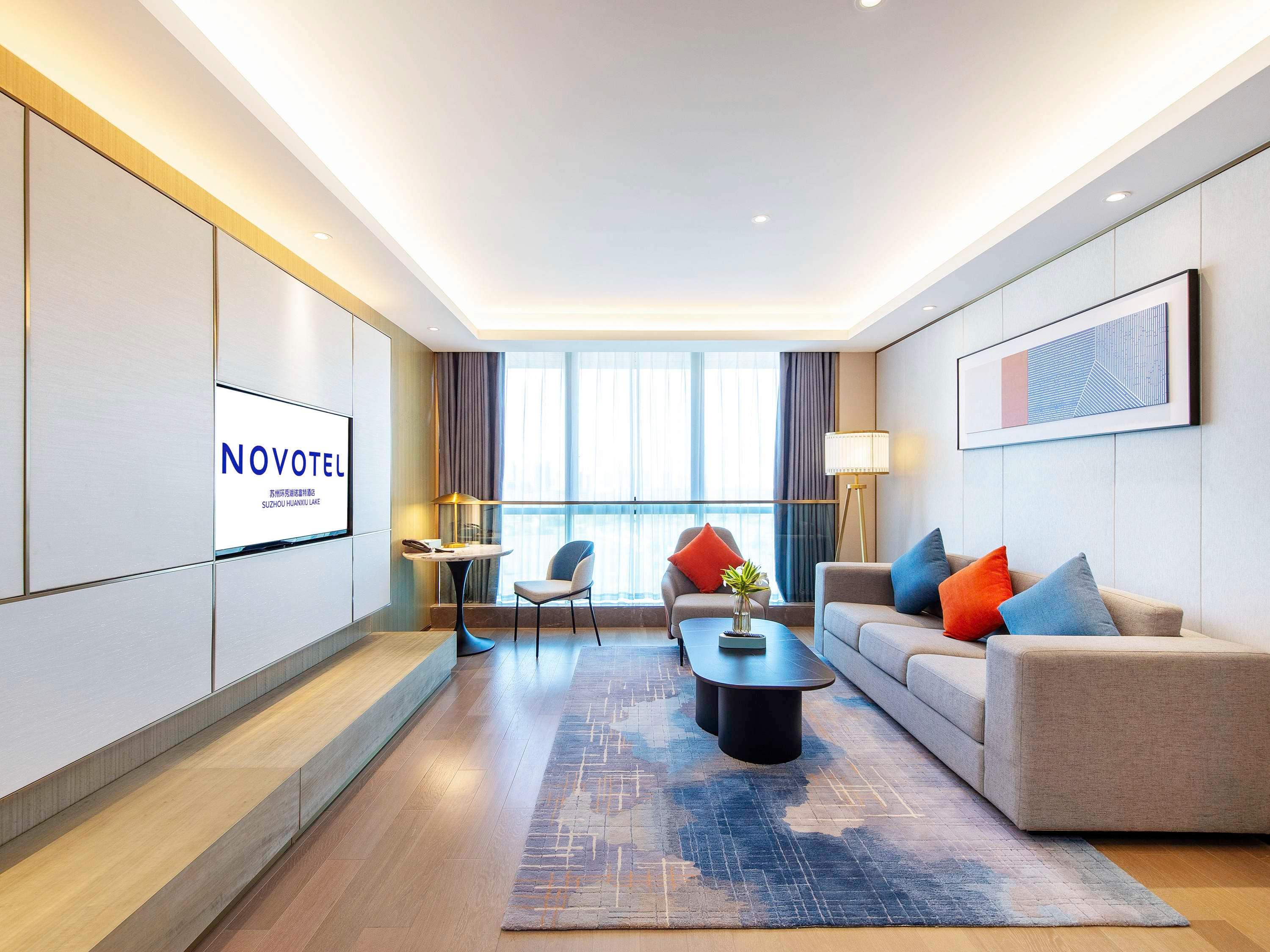 Suite Deluxe King Bed